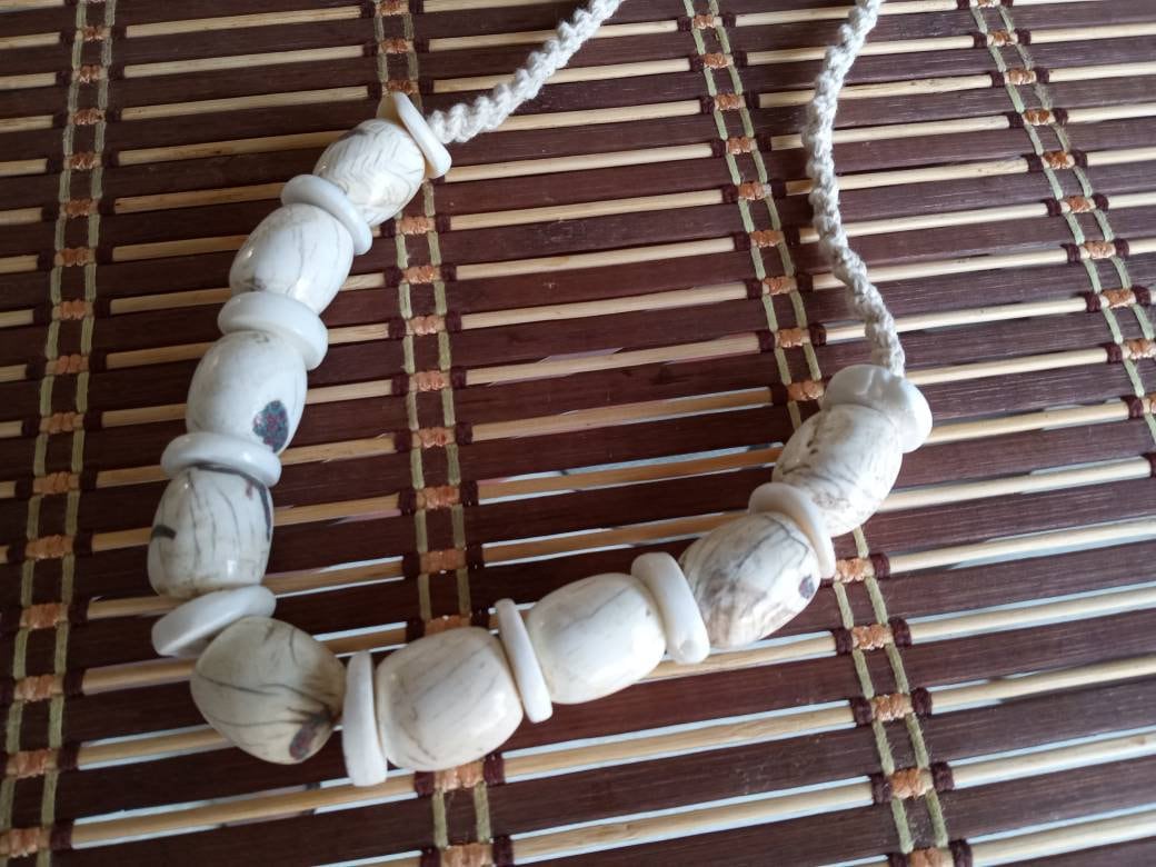 Nepal ethnic naga conch shell bead strand rustic beads barrel shape and disc shape nepalese tribal inlaid shell beads STR006U