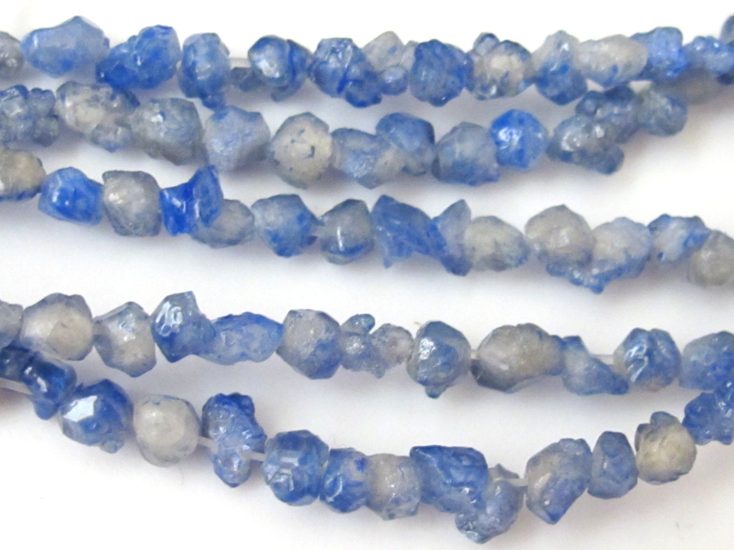Rough natural Kyanite nugget beads - 10 pieces - GM164