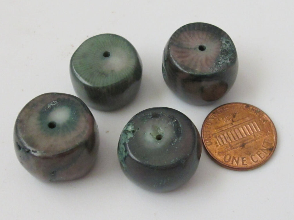 4 Beads - Thick large green color dyed coral beads - GM176