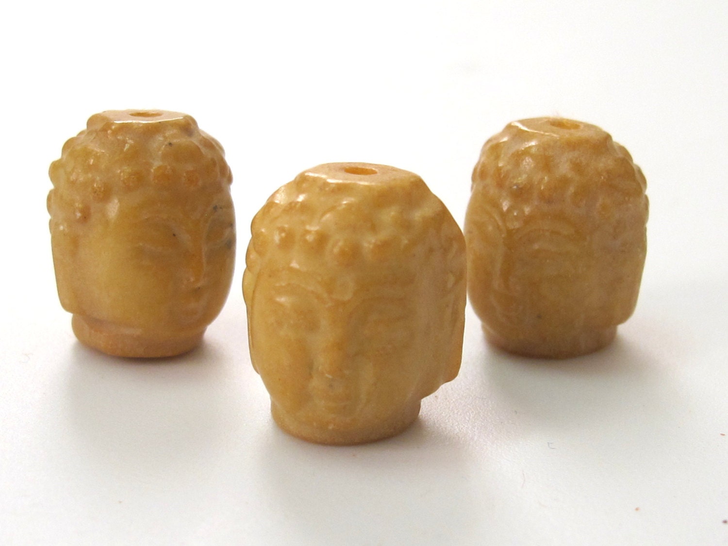 Carved honey Jadeite buddha bead - 1 piece - GM186