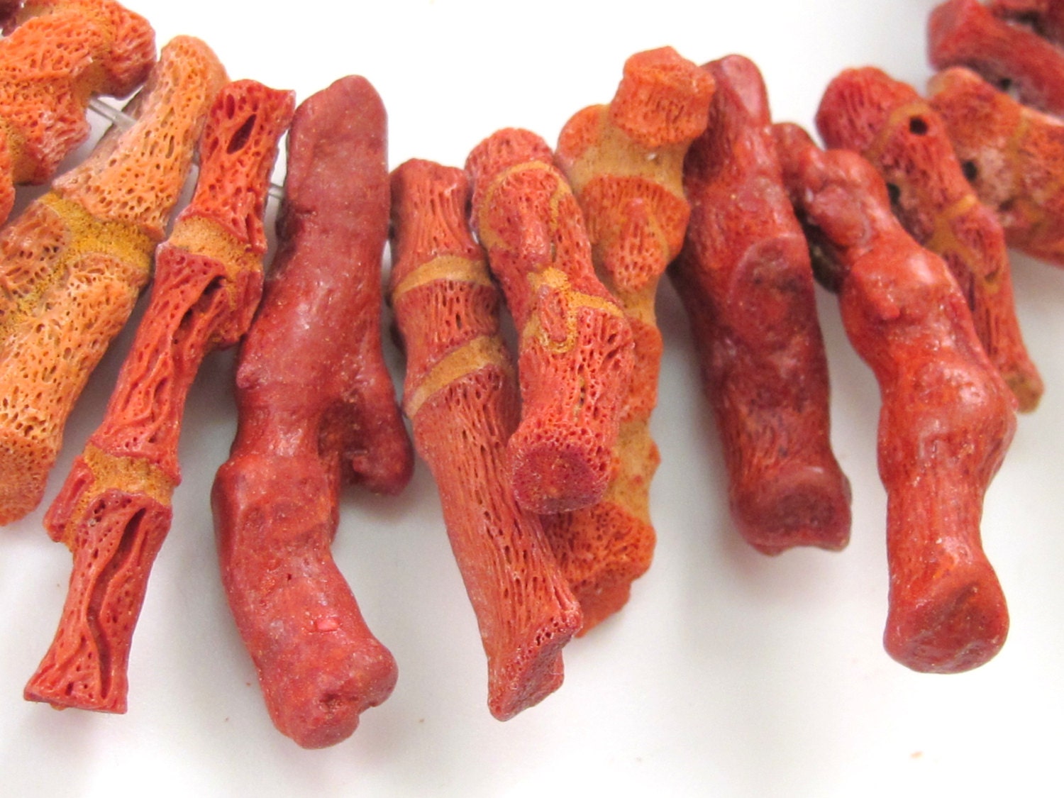 8 Beads - Varying length and shape branch coral stick beads dyed red salmon color - 8 pieces - GM185