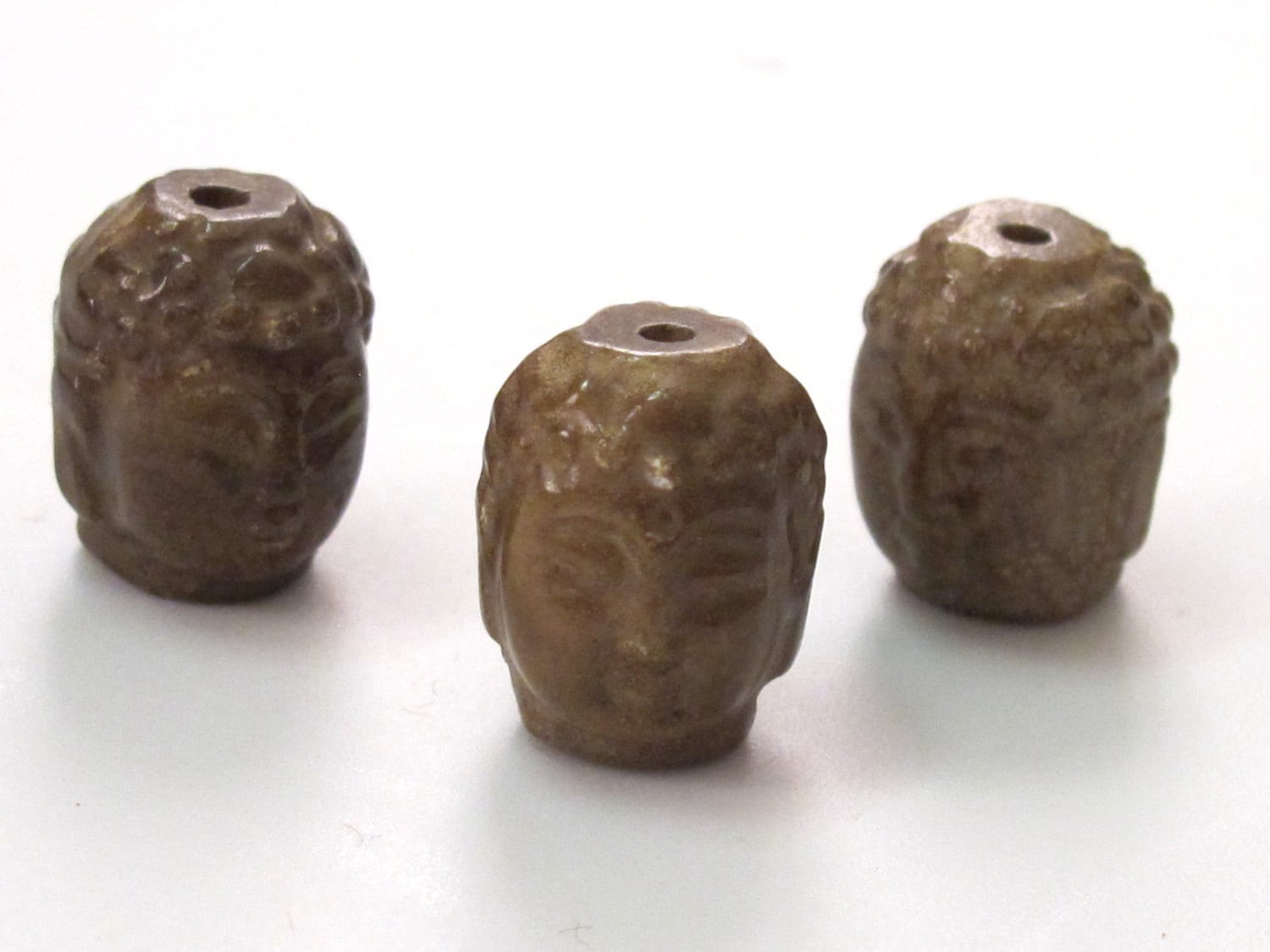 Carved green Jadeite buddha bead - 1 piece - GM187