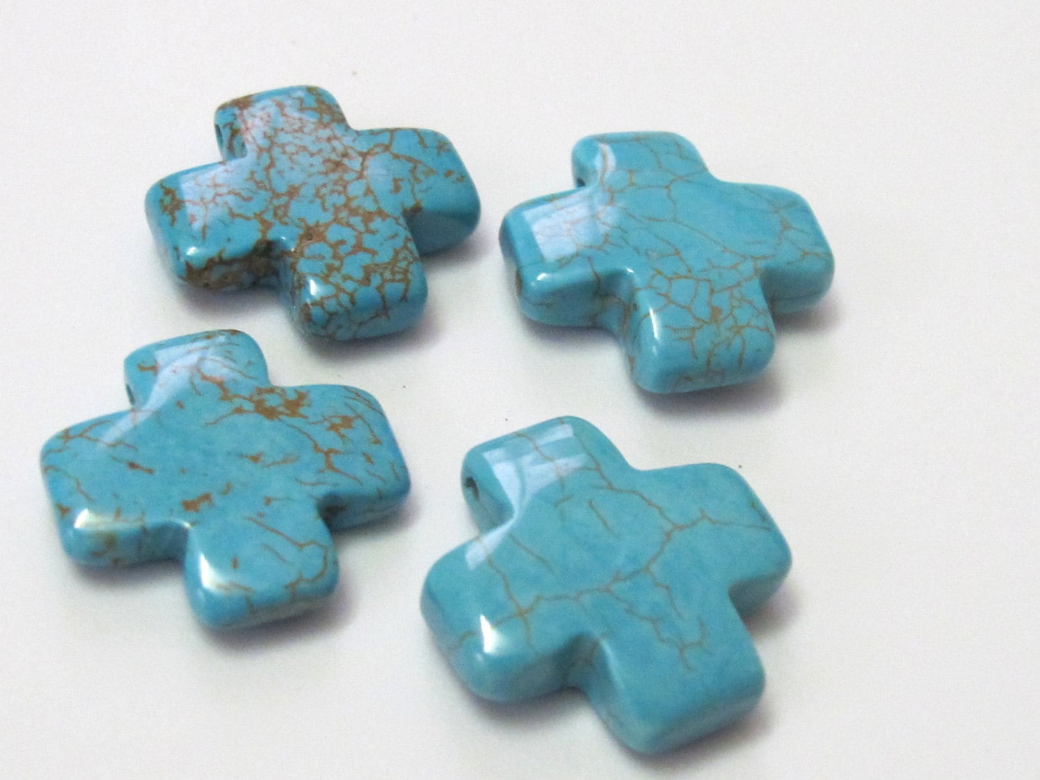 Turquoise howlite cross charm beads - 4 pieces - GM189