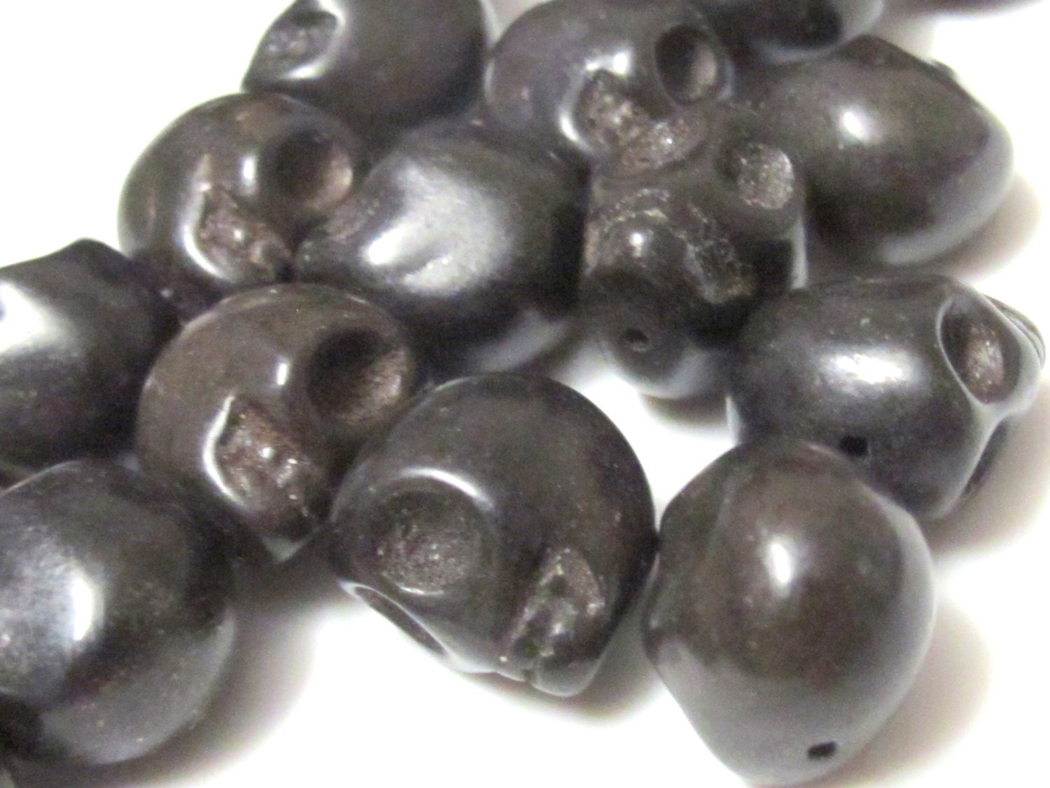 17 mm Black color skull beads - 2 pieces - GM196