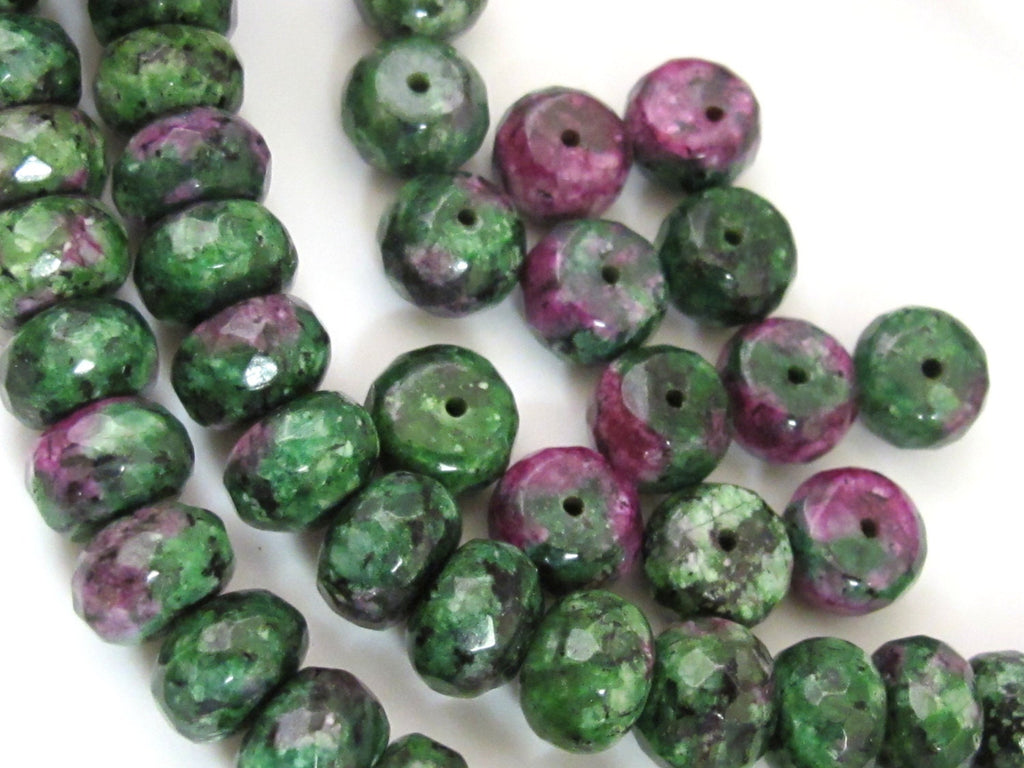 8 Beads - Ruby Zoisite faceted gemstone rondelle beads 10 mm - GM203
