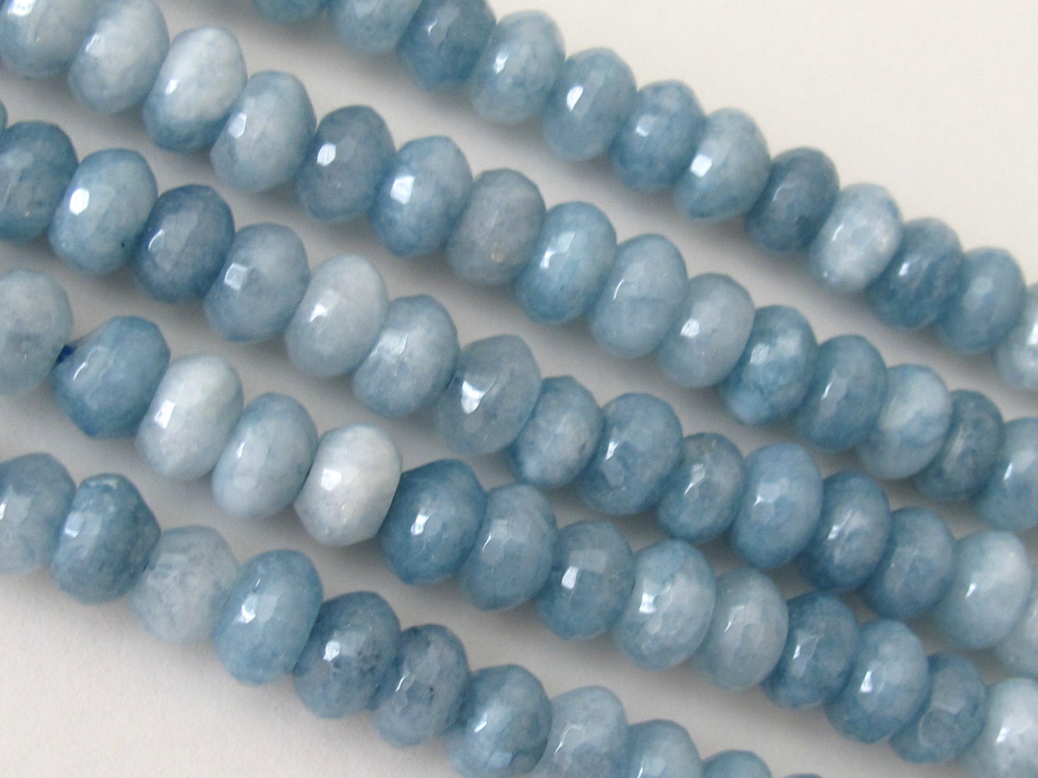 Microfaceted Aquamarine gemstone rondelle beads 8 mm - 5 beads - gm226