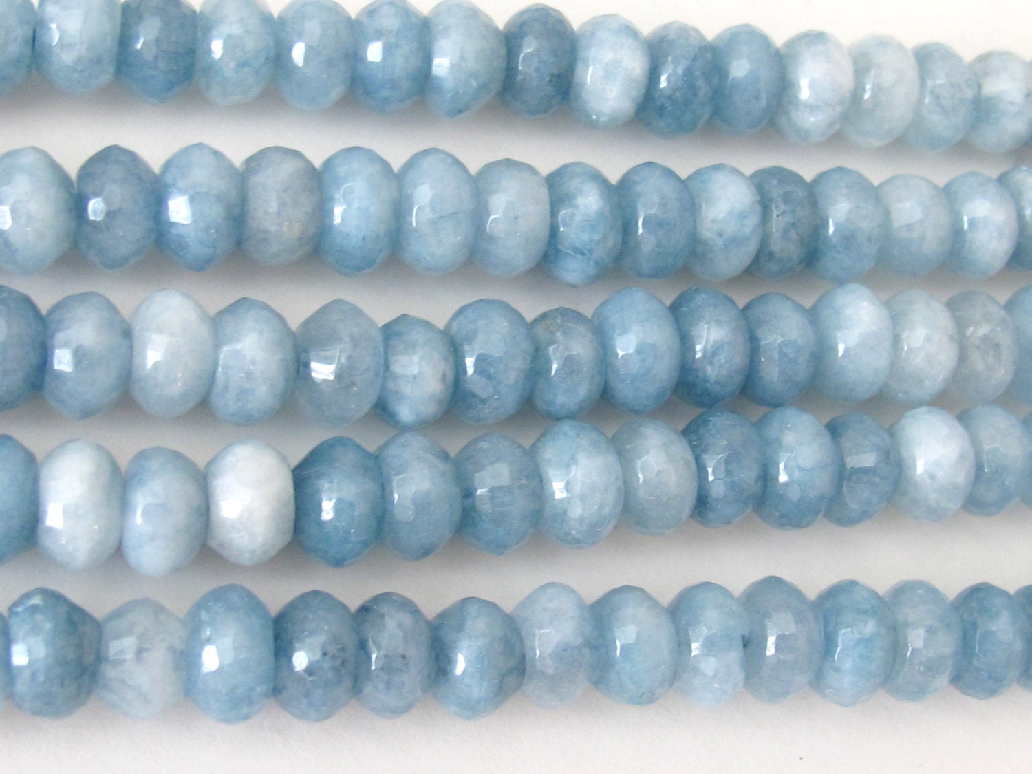 Microfaceted Aquamarine gemstone rondelle beads 8 mm - 5 beads - gm226