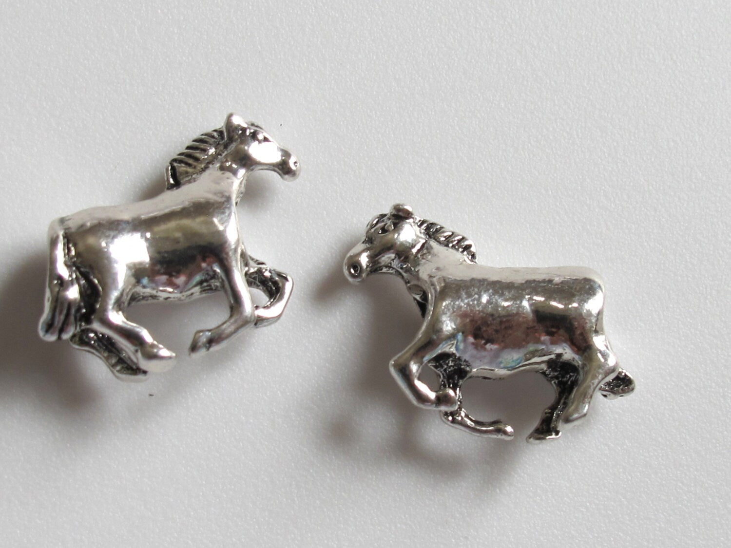 2 BEADS - Running horse - Large hole silver color metal horse bead - BD327