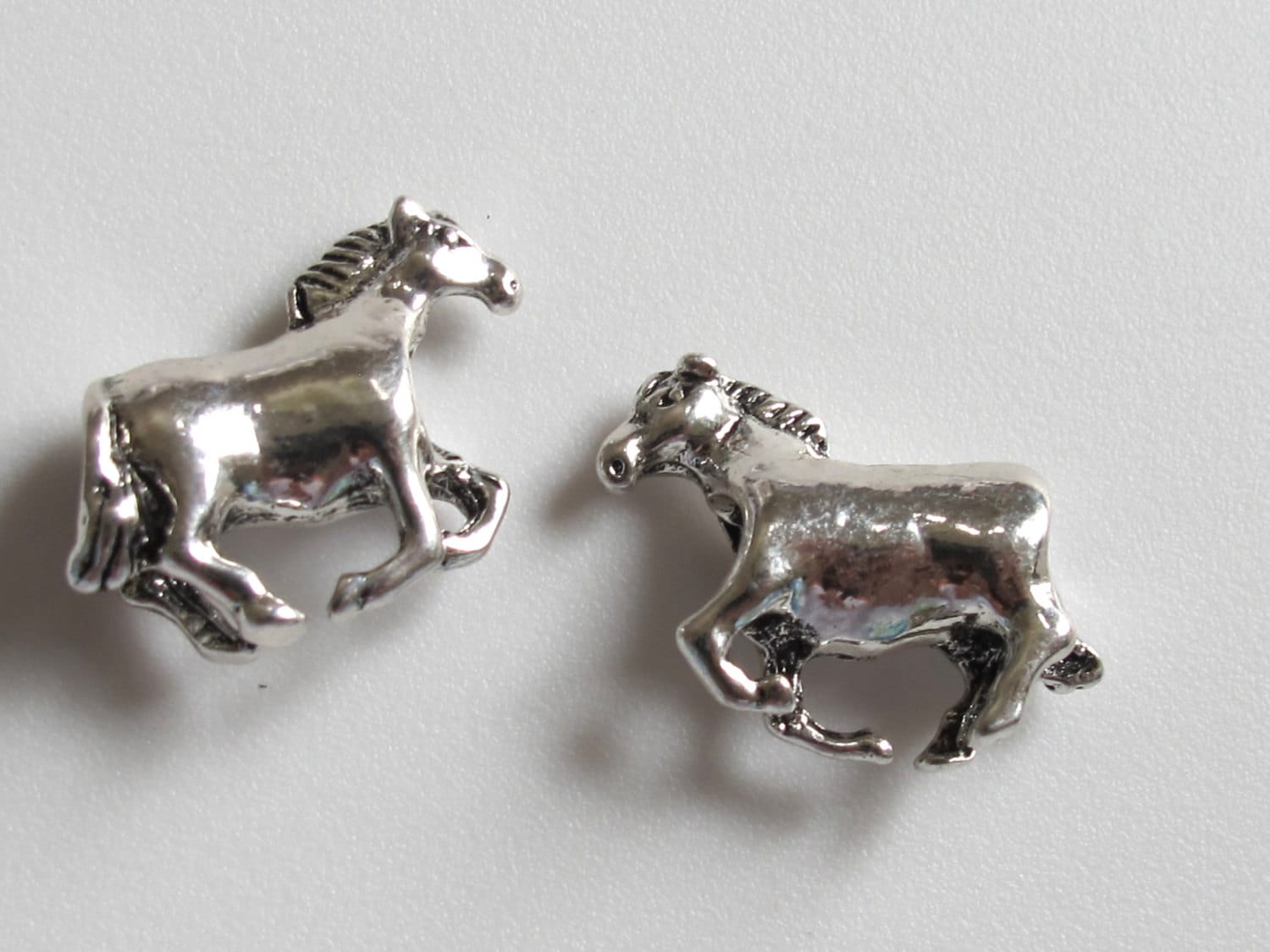 2 BEADS - Running horse - Large hole silver color metal horse bead - BD327