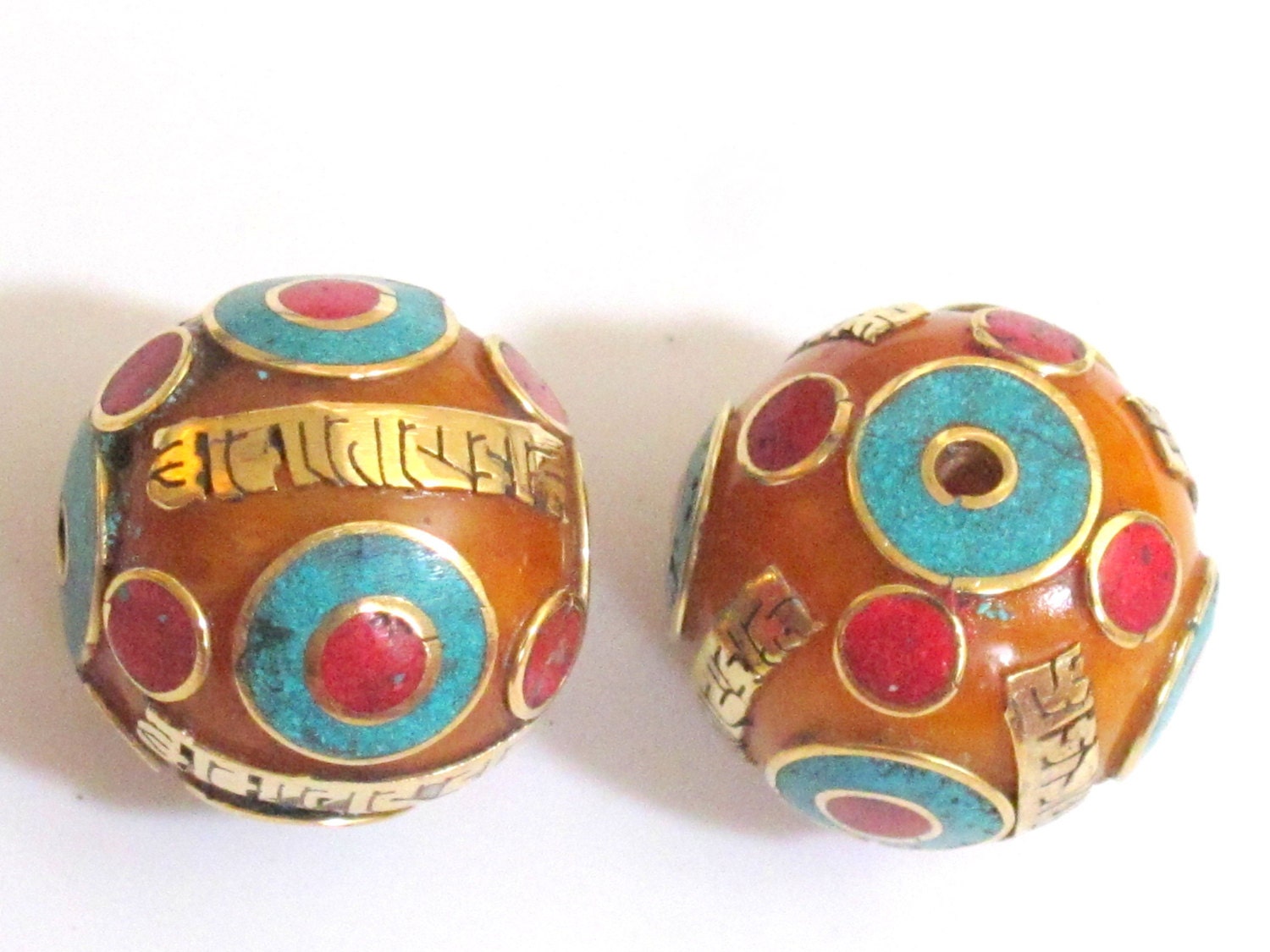 Large 30 mm size Oval shape Tibetan Om mantra honey copal resin bead - 1 Bead - BD378