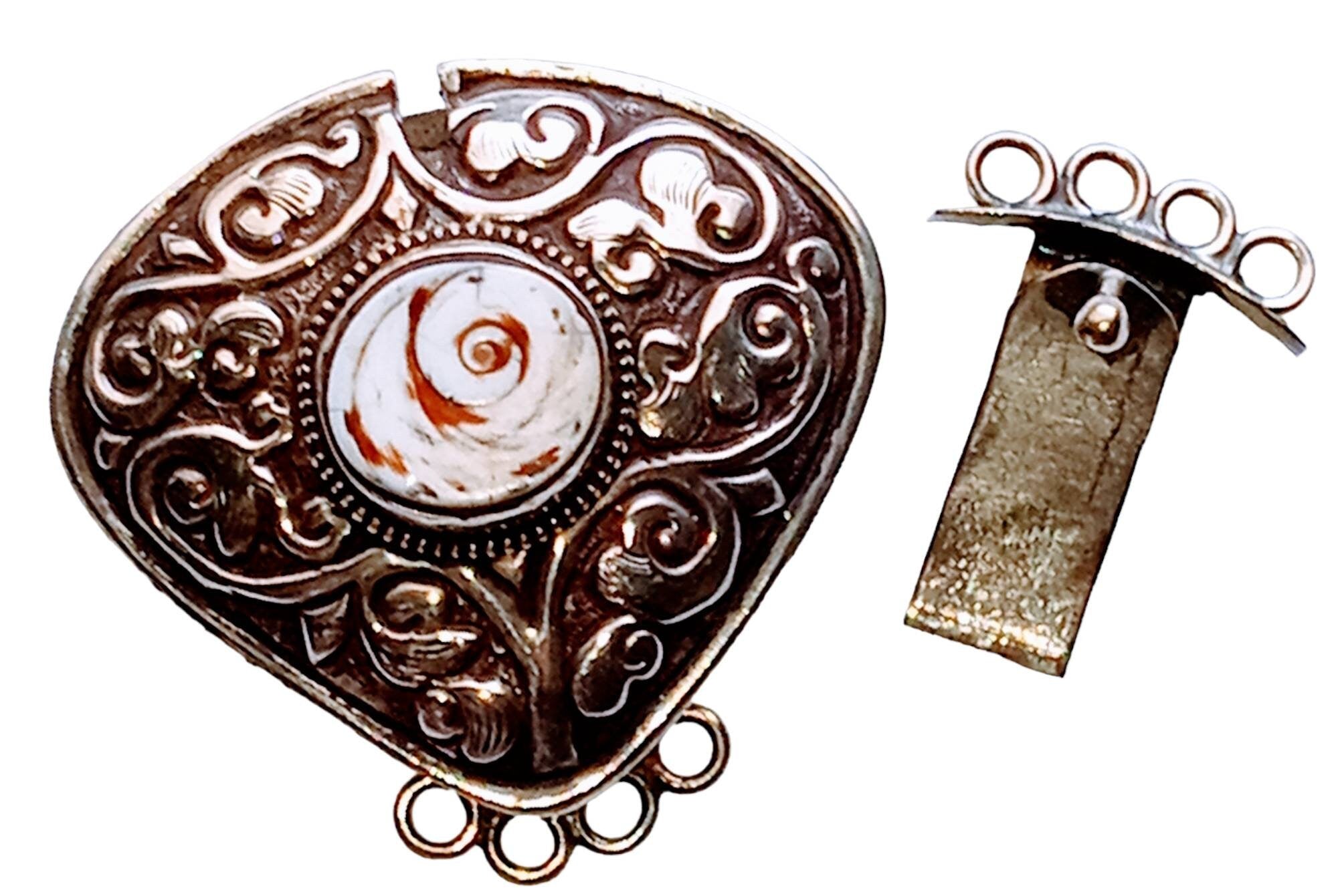 1 clasp - Large ethnic Tibetan silver shell inlaid statement clasp pendant from Nepal - LN033A