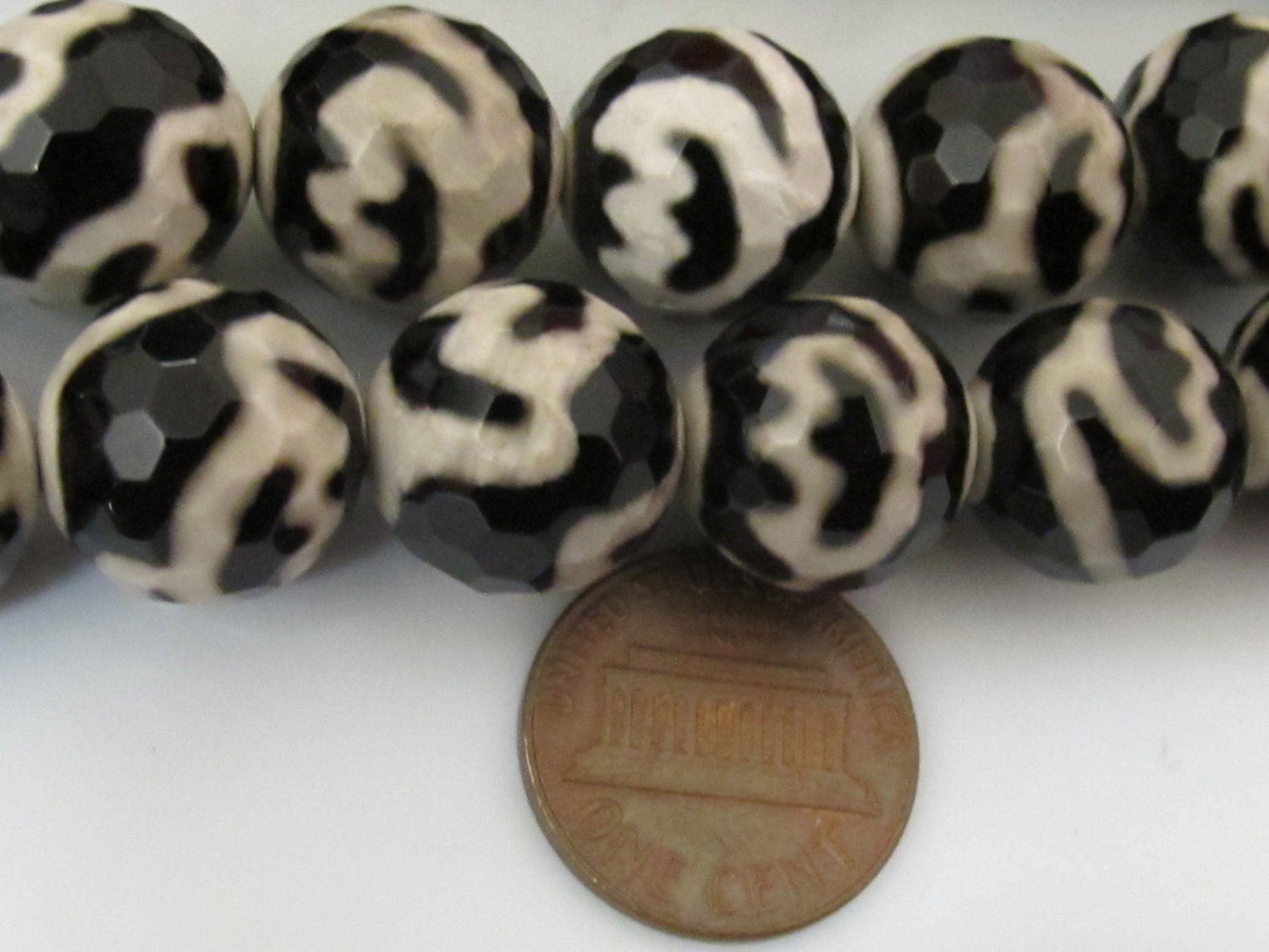 3 beads - 14 mm size Faceted Agate Tibetan Lotus flower dzi bead - GM228