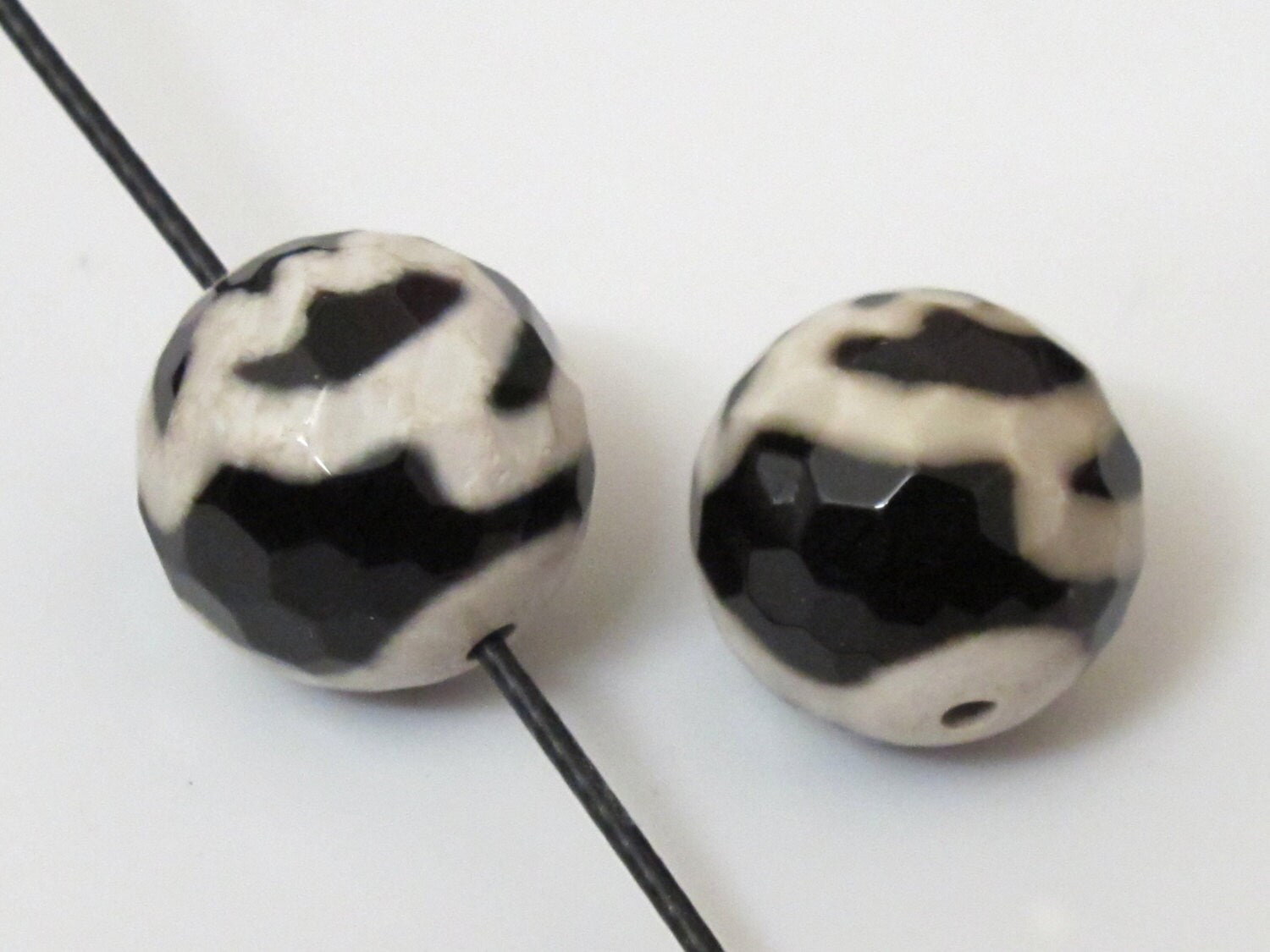 3 beads - 14 mm size Faceted Agate Tibetan Lotus flower dzi bead - GM228