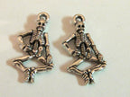 8 Pieces -Cute dancing skeleton charm pendants - BD404