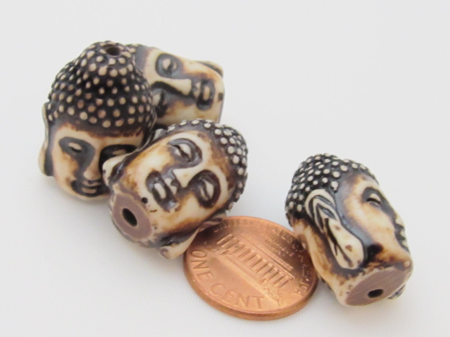 1 Bead - Medium Carved Buddha focal pendant bead - BD305A