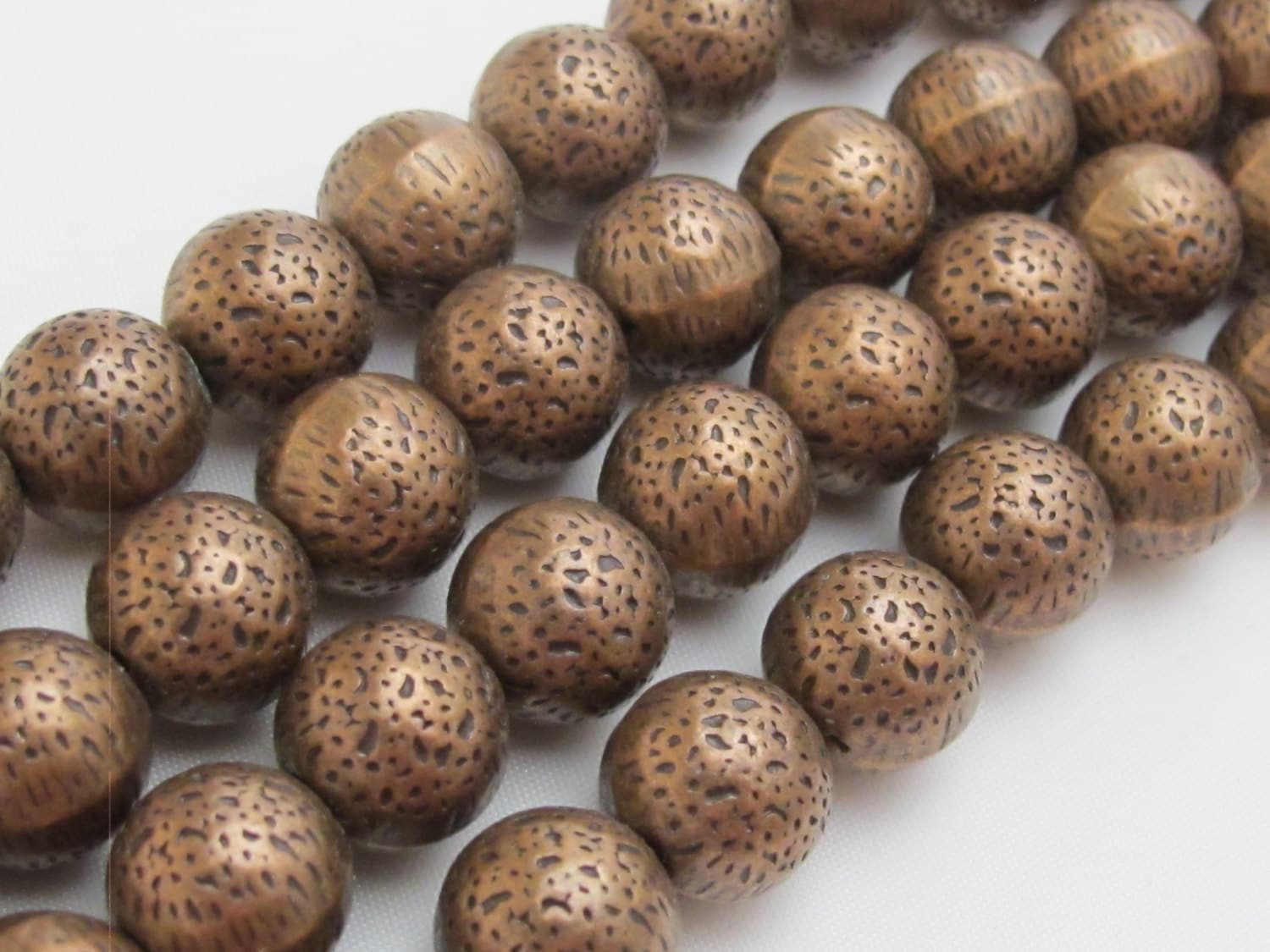 4 beads -Copper tone metal beads 12 mm -- BD405