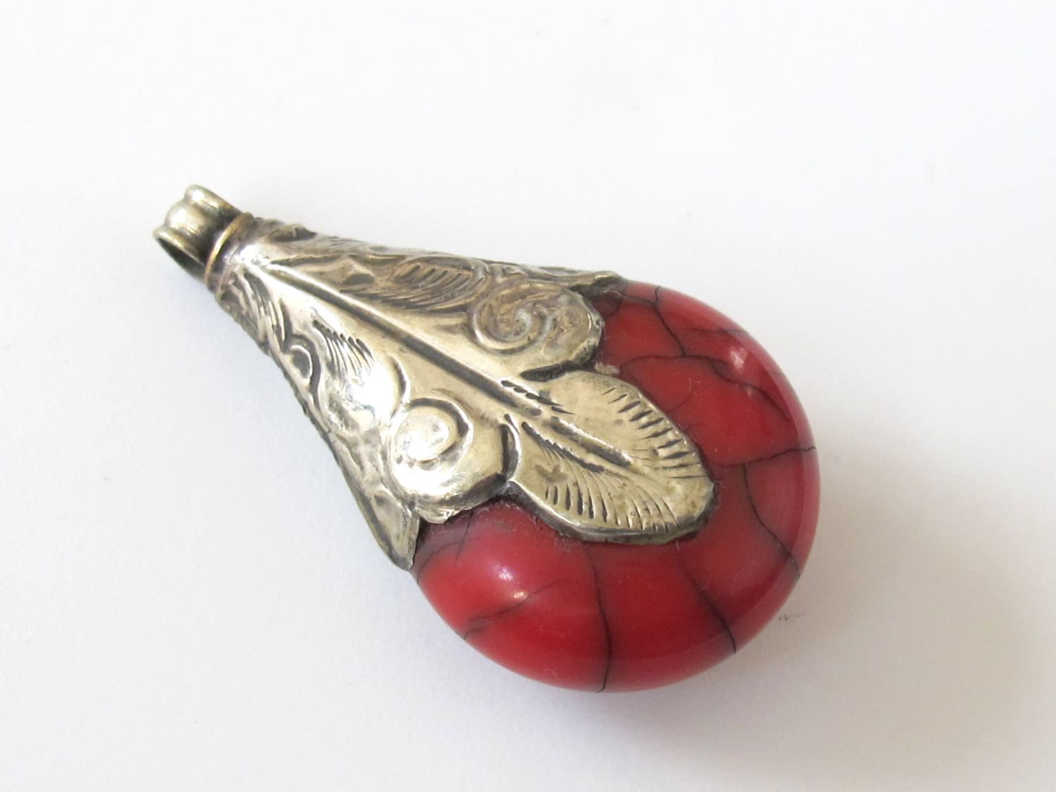 Teardrop shape Tibetan antiqued silver finish capped red crackle resin pendant Nepal - 1 pendant - PM134A