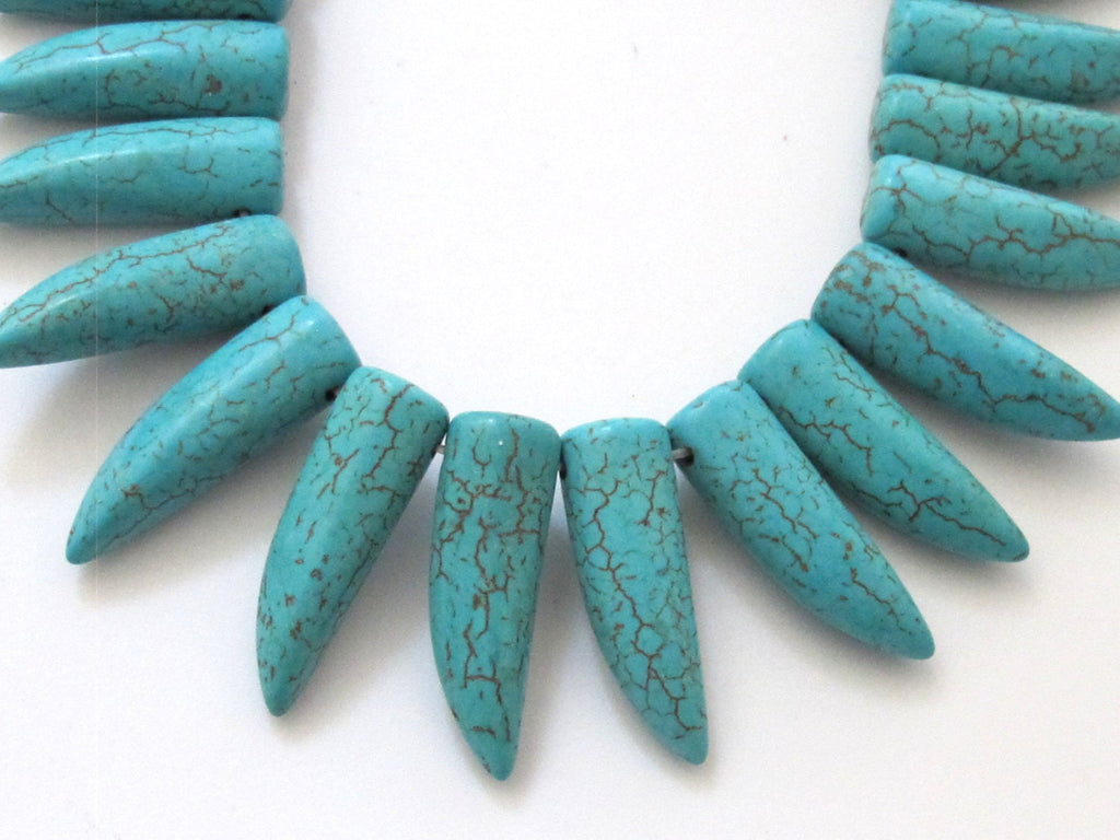 Turquoise color magnesite tooth horn shape gemstone beads - 10 beads - GM232