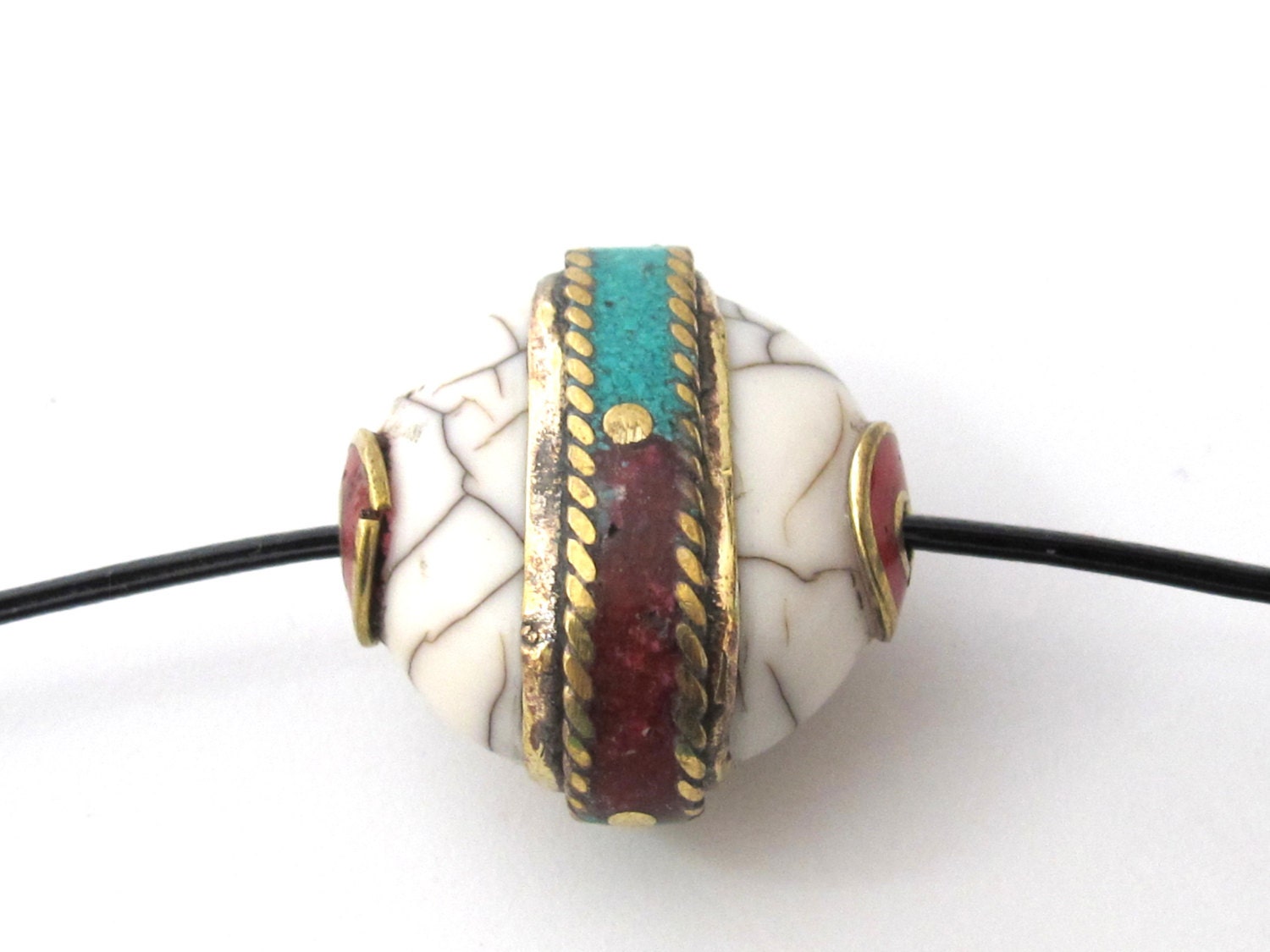 Tibetan White crackle resin bead with turquoise and inlay - 1 bead - BD423