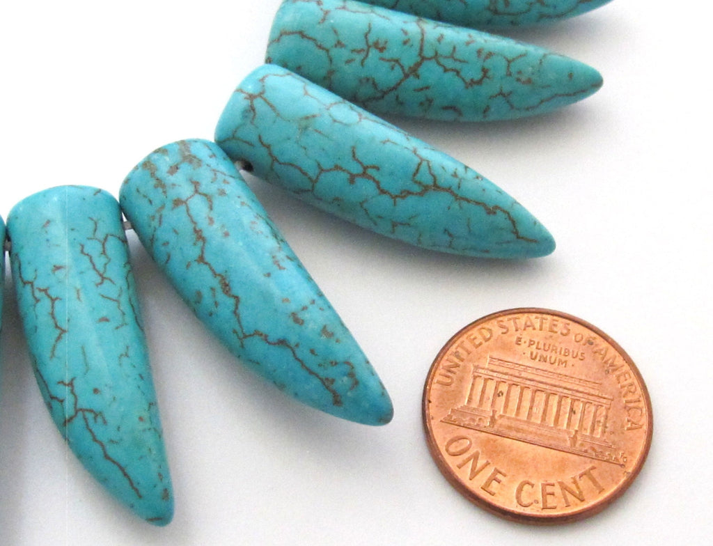 Turquoise color magnesite tooth horn shape gemstone beads - 10 beads - GM232