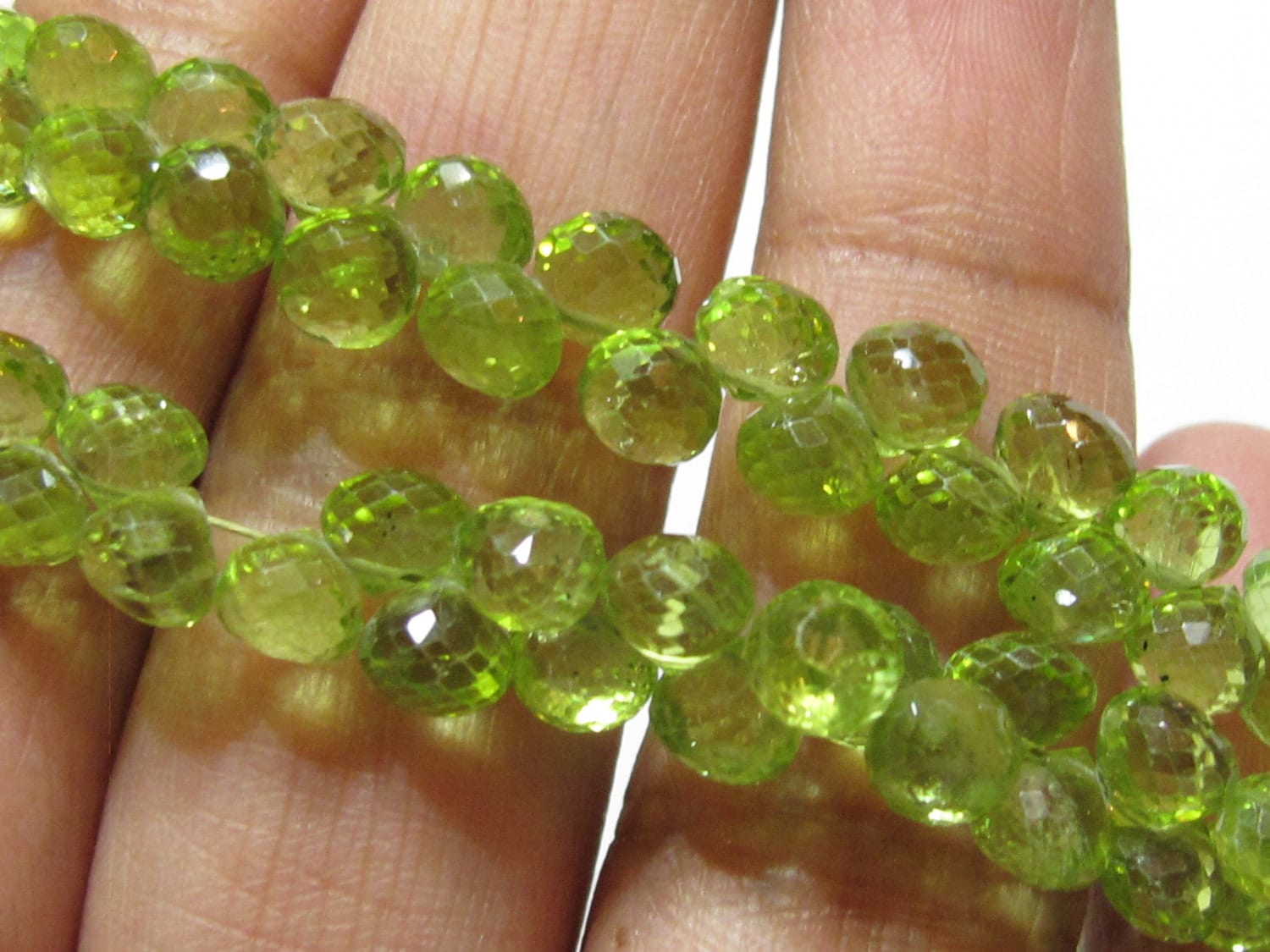 Microfaceted small size High quality microfaceted Green Peridot gemstone briolettes - 4 beads - GM234