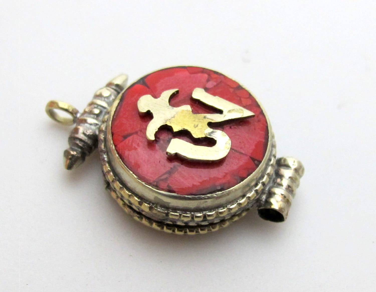 Small size Tibetan Ghau prayer box Om pendant with coral inlay - PM151A