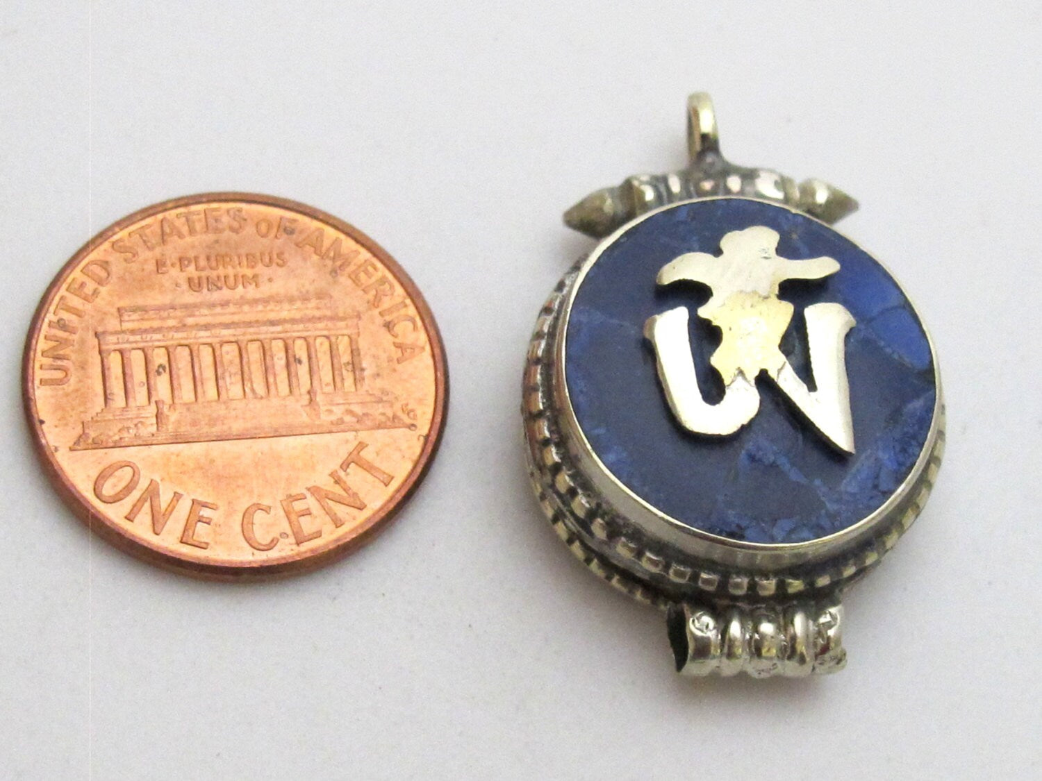 Small size Tibetan Ghau prayer box Om pendant with lapis inlay - PM151C