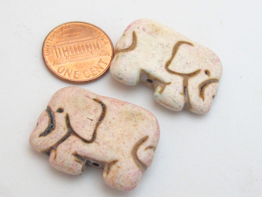 Cream Pinkish color howlite elephant shape bead pendant - 1 bead - GM242F