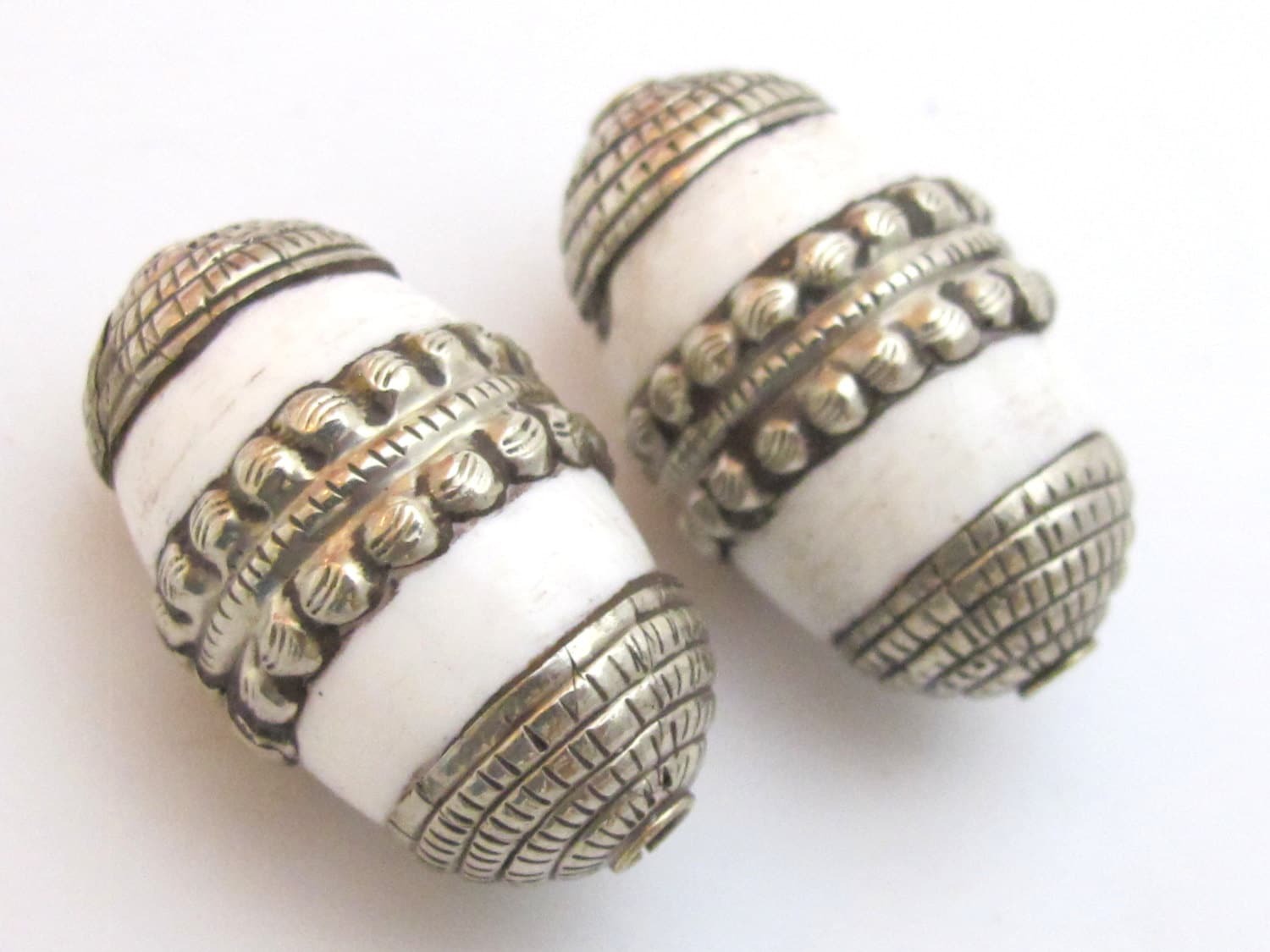 2 beads- Large Thick Tibetan Nepal Tribal naga conch shell silver color capped focal beads - CH033