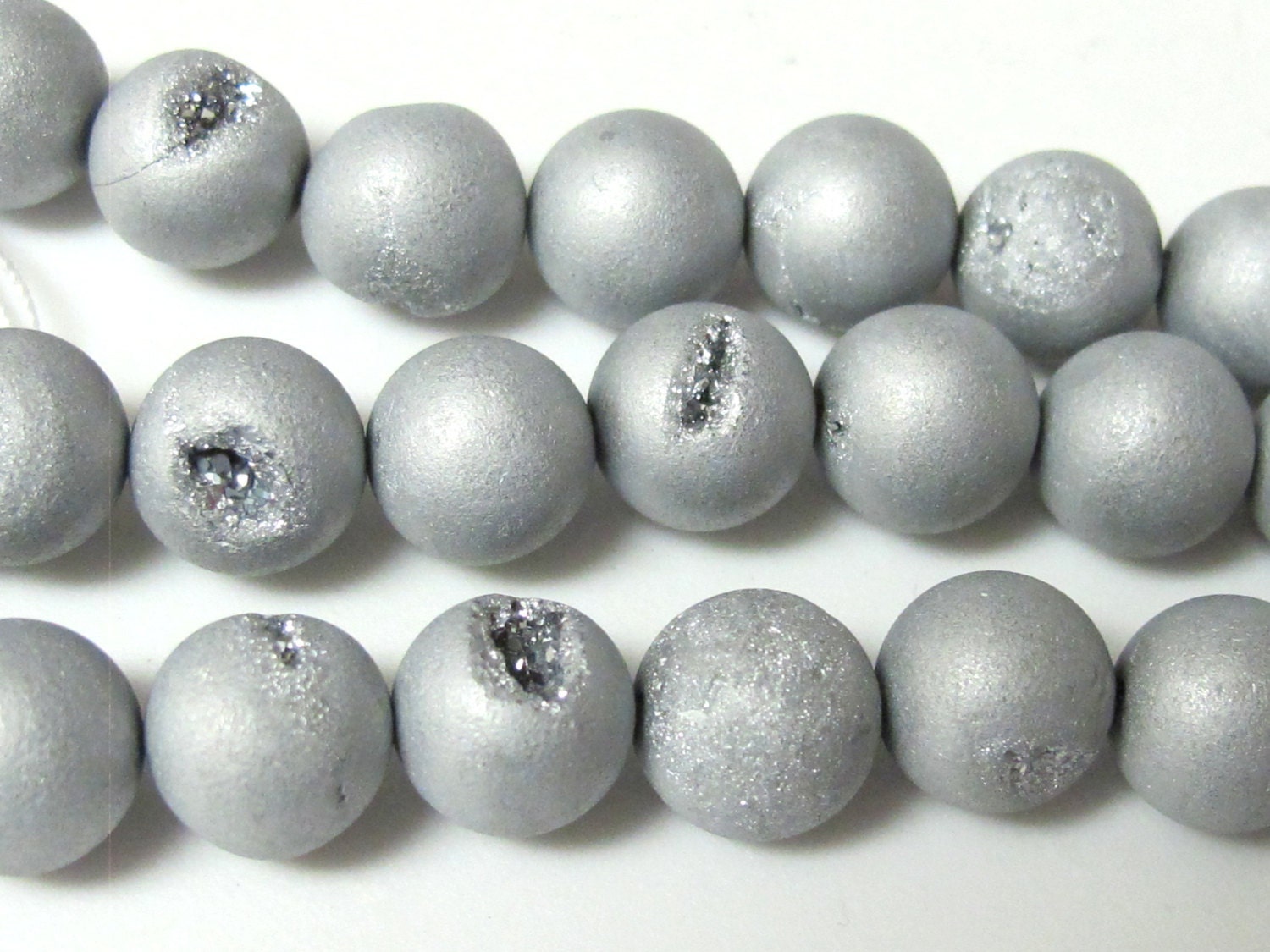 Beautiful Metallic silver druzy agate geode round beads 10 mm - 10 beads - GM245