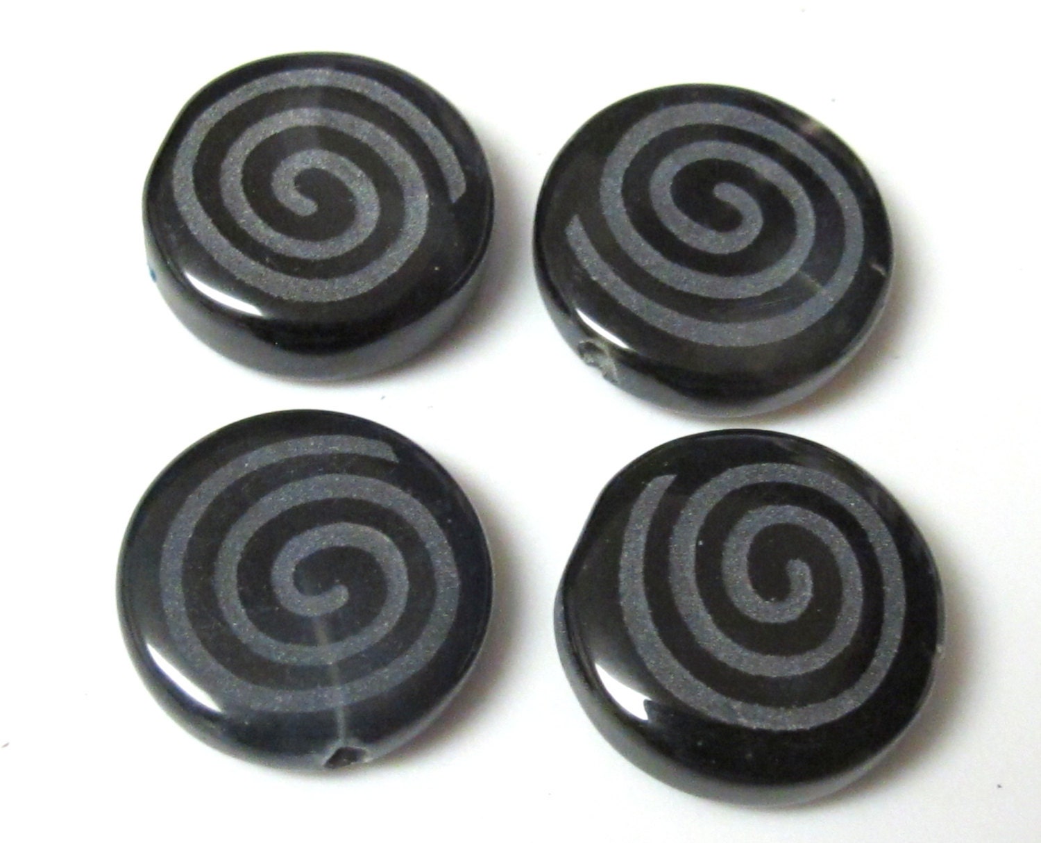 6 Beads-Spiral design etched Black Onyx gemstone beads - GM248