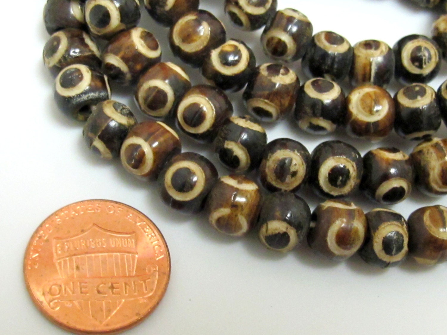 10 beads Tibetan carved circles design recycled cattle bone mala beads supply 8 mm size Nepal beads - ML001