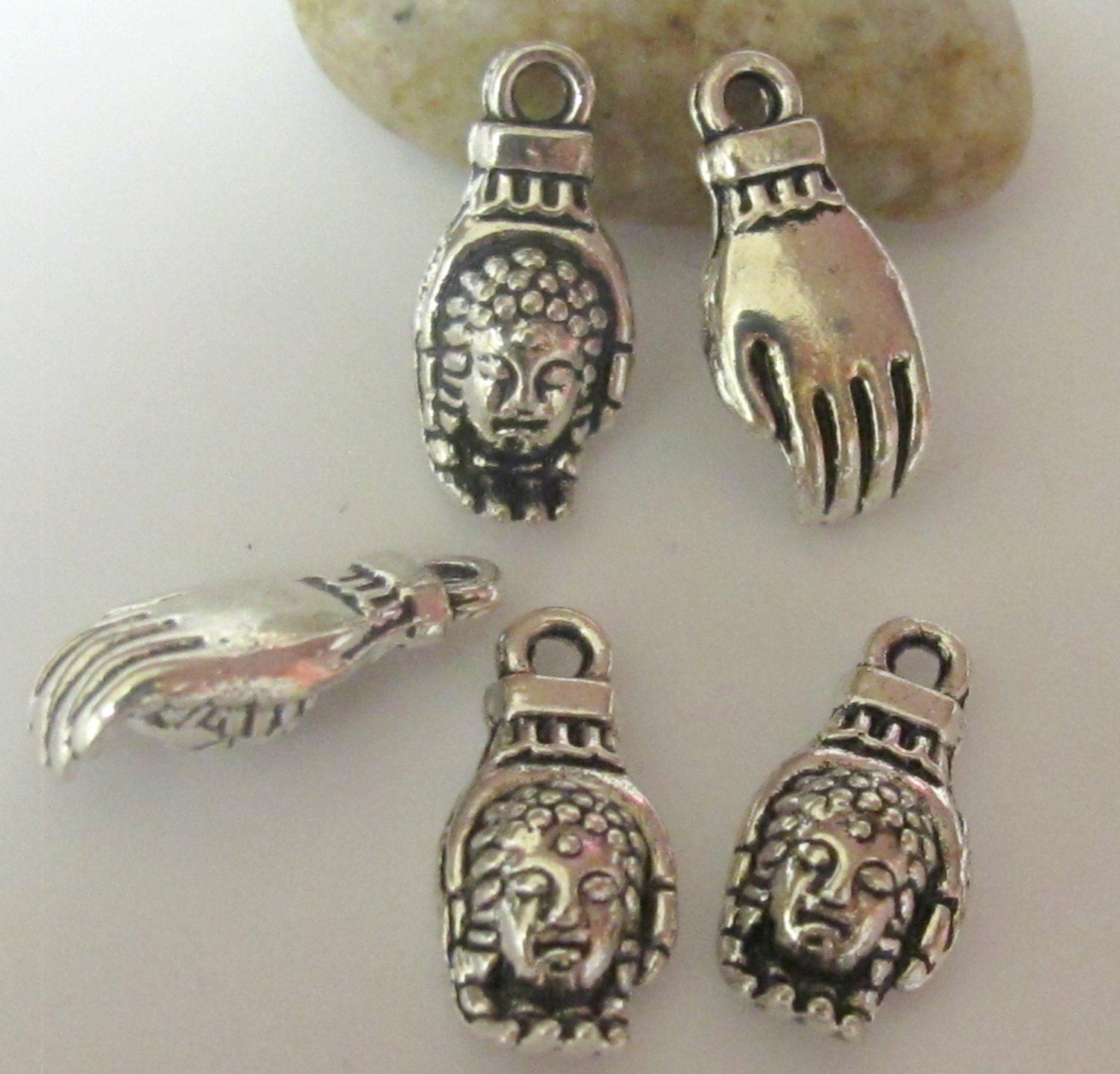 10 pieces - Silver tone Buddha Hand charms - BD445