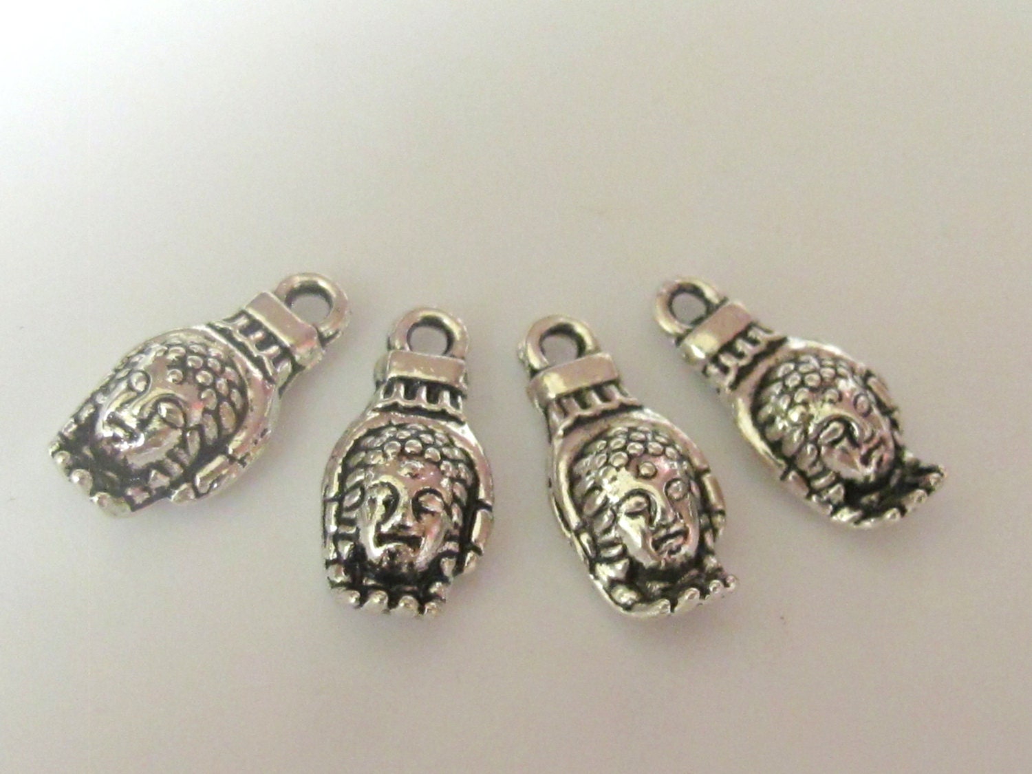10 pieces - Silver tone Buddha Hand charms - BD445