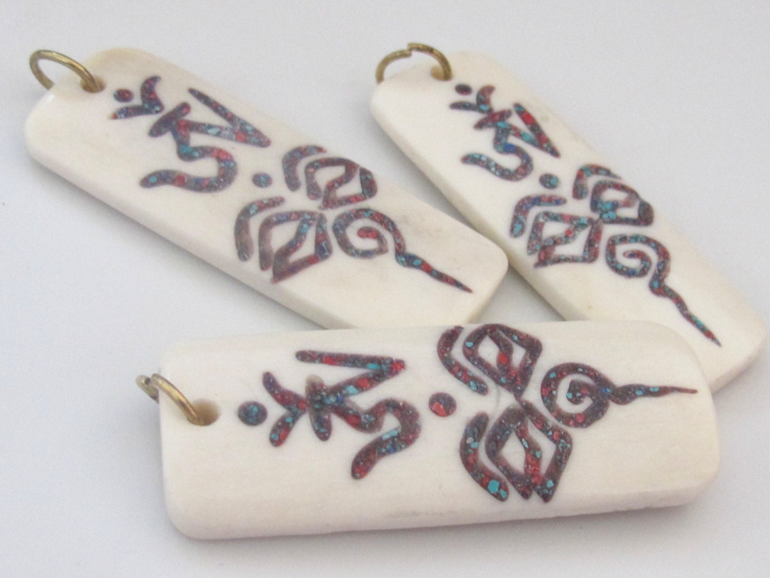 Tibetan Om with buddha eye rectangular bar shape recycled cattle bone pendant with turquoise and inlay - 1 pendant - PB071