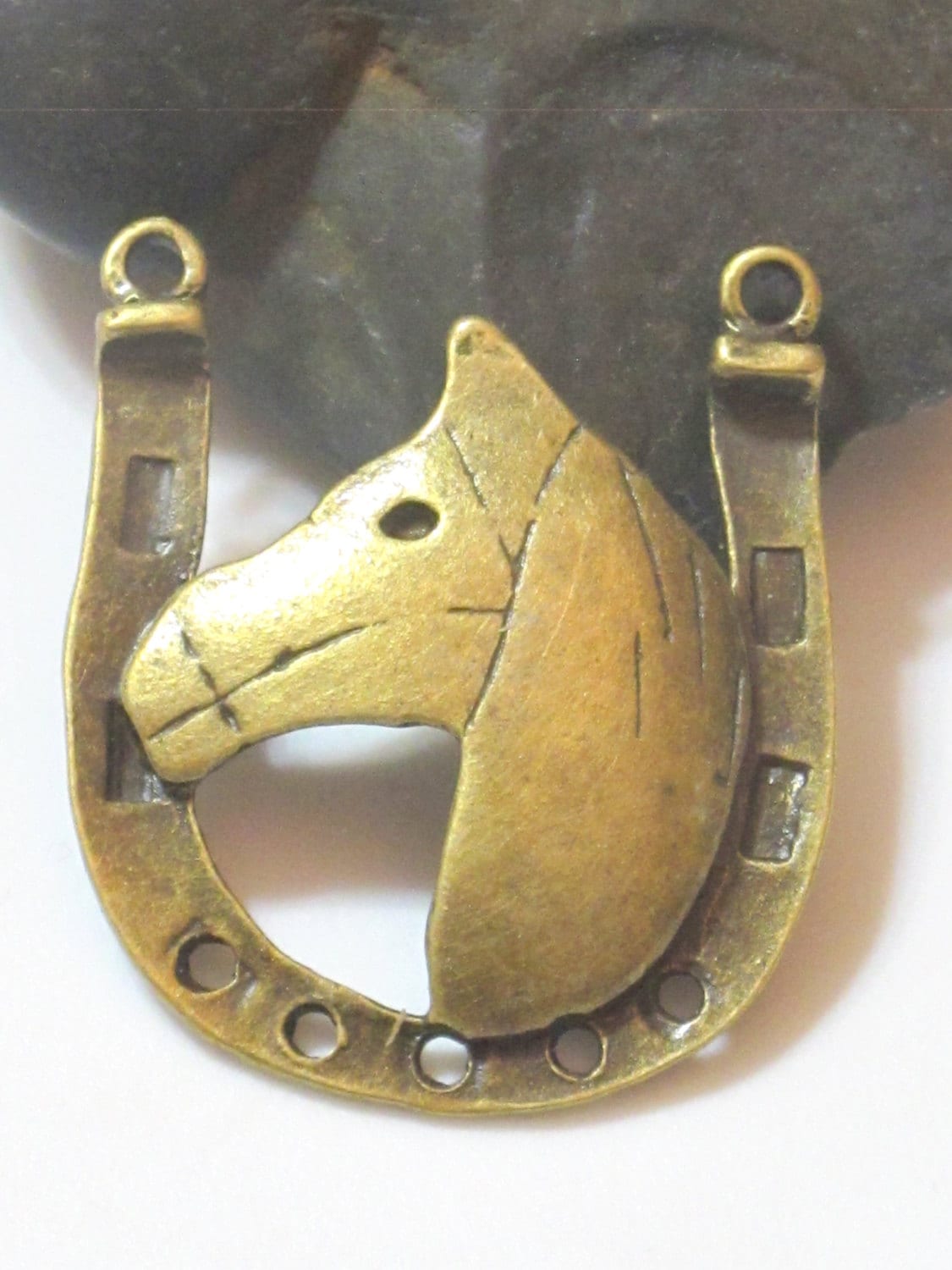 Horse shoe shape metal charm pendant - 4 pieces - BD463C