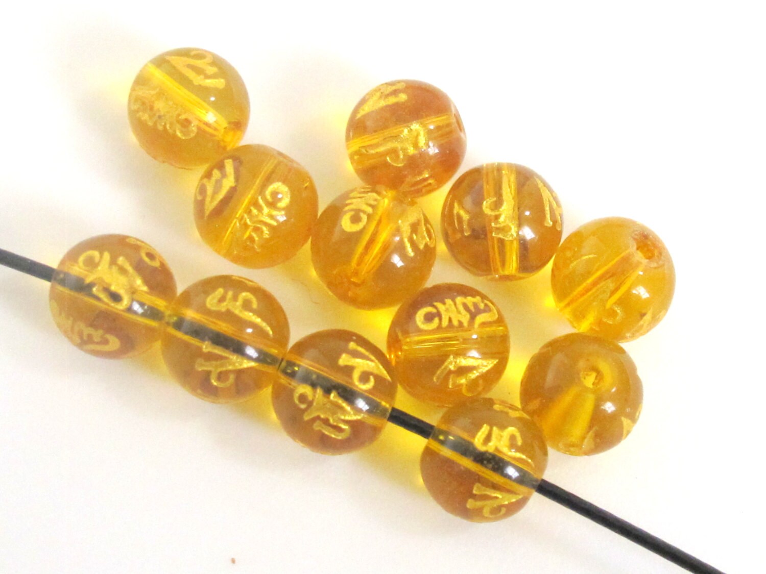 10 Beads-Tibetan om mantra etched honey golden color quartz beads 8 mm - GM260