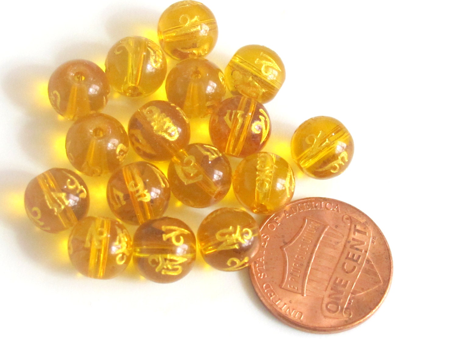 10 Beads-Tibetan om mantra etched honey golden color quartz beads 8 mm - GM260