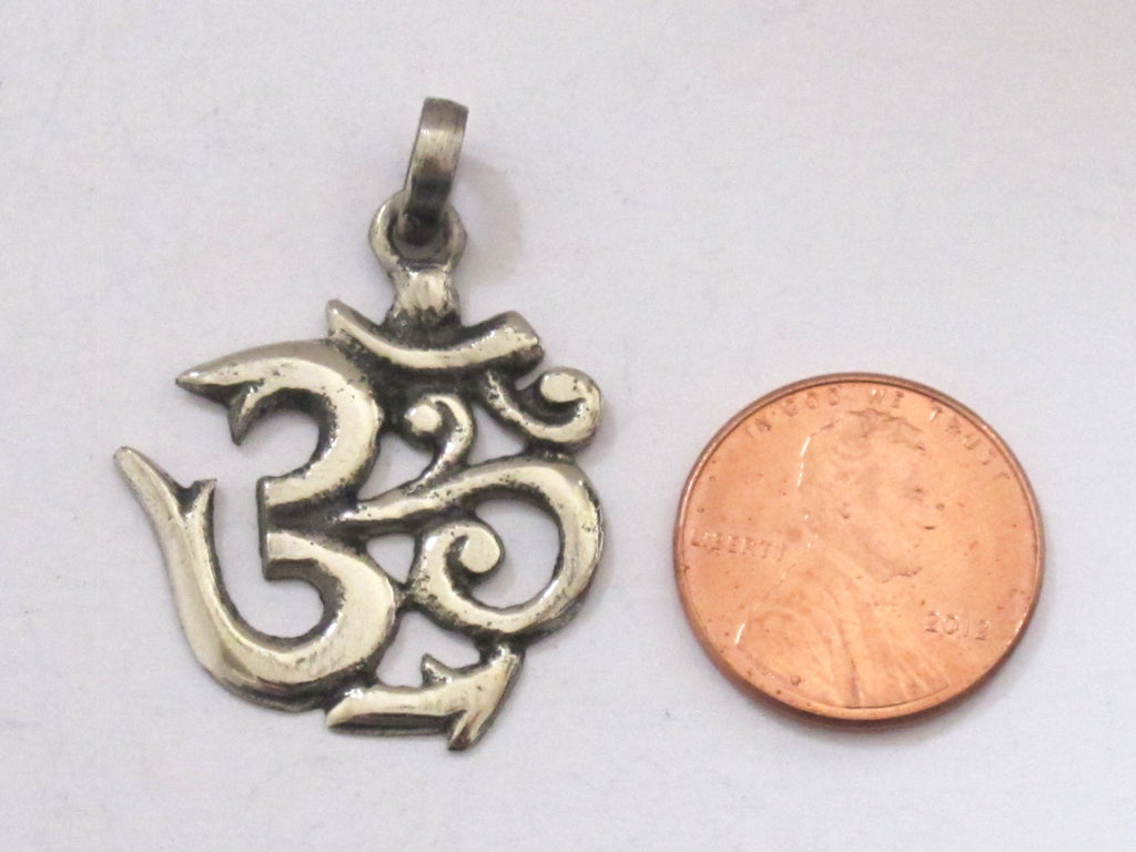 Meditation yoga Sanskrit Om pendant from Nepal - CP031C