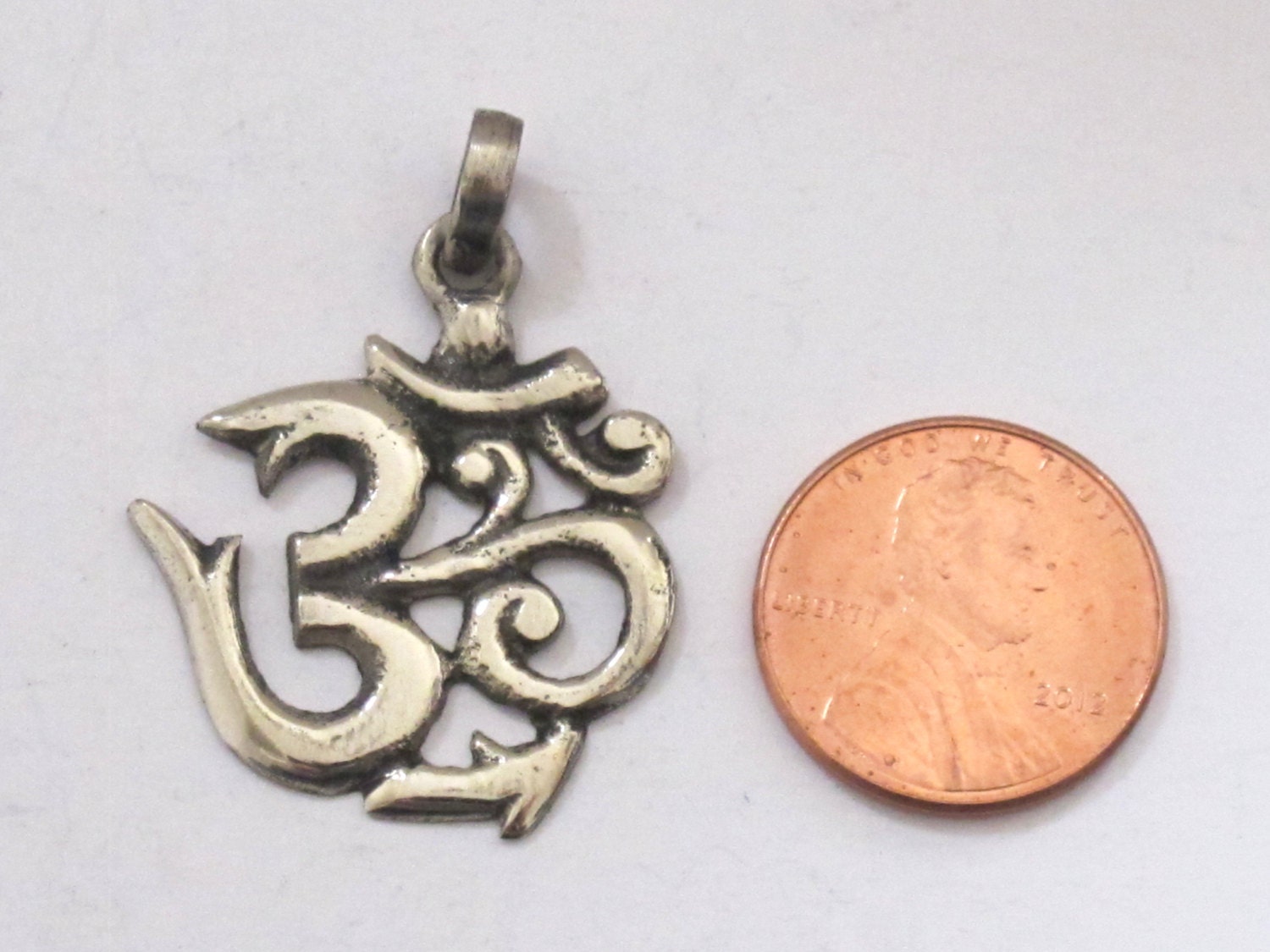 Meditation yoga Sanskrit Om pendant from Nepal - CP031C