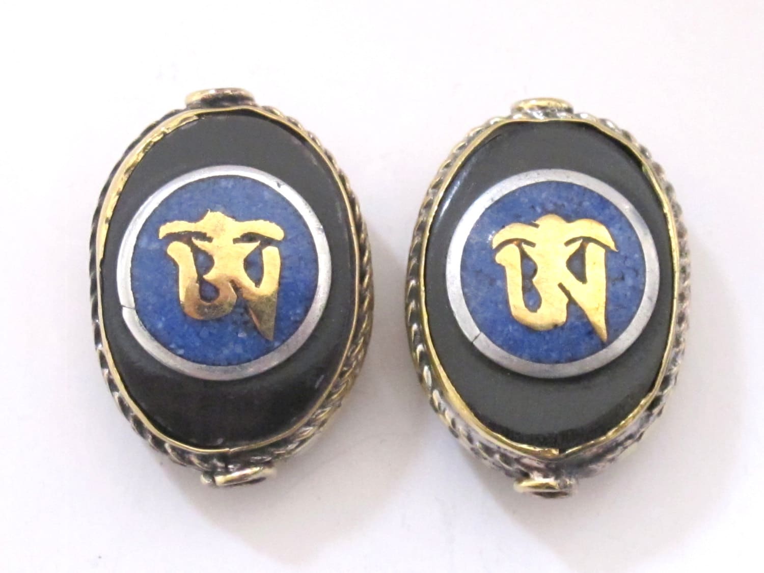 Tibetan Om inscribed reversible brass bead with lapis inlay - 1 bead - BD498B