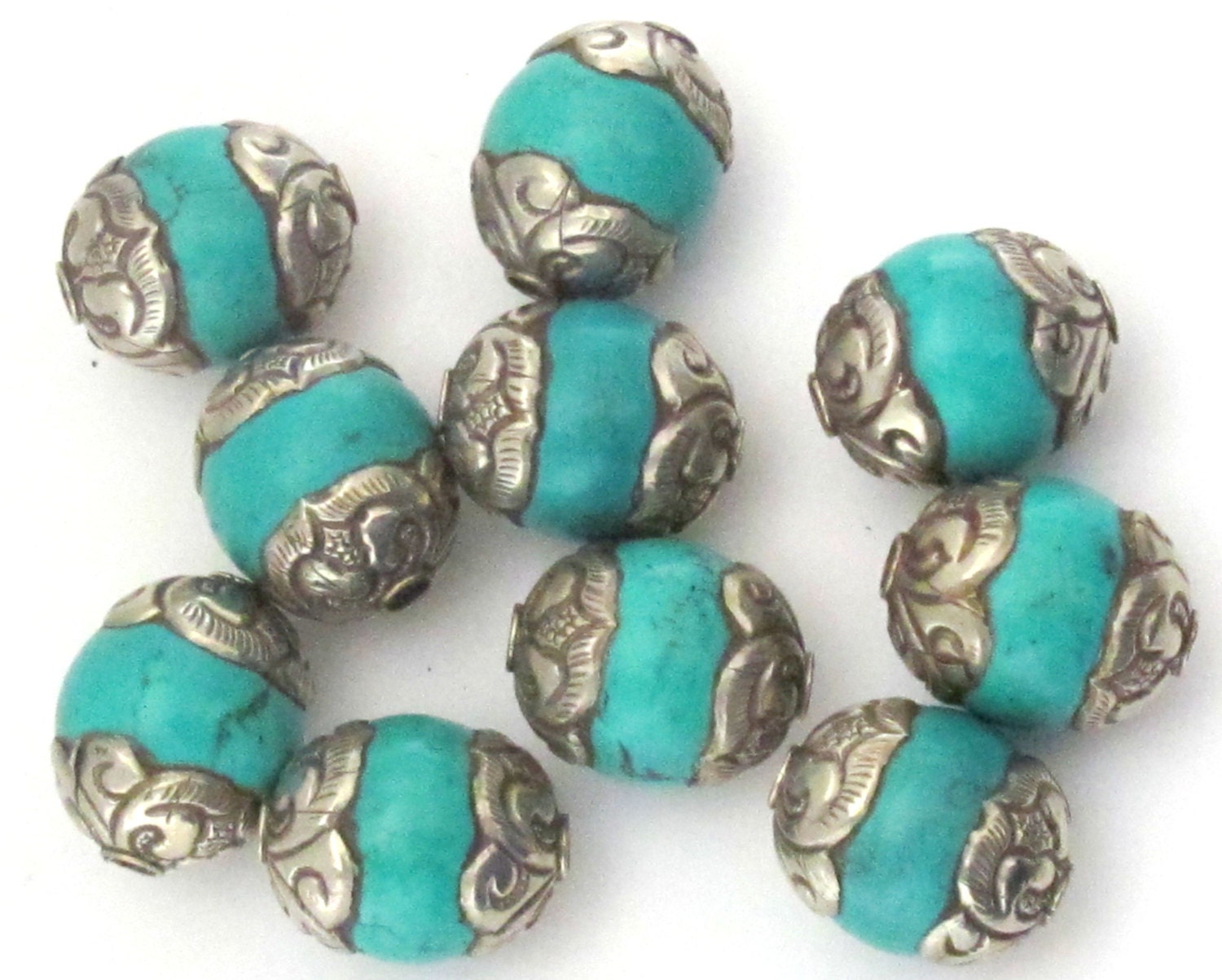 1 Bead - Thick capped Tibetan turquoise gemstone beads from Nepal - BD492A