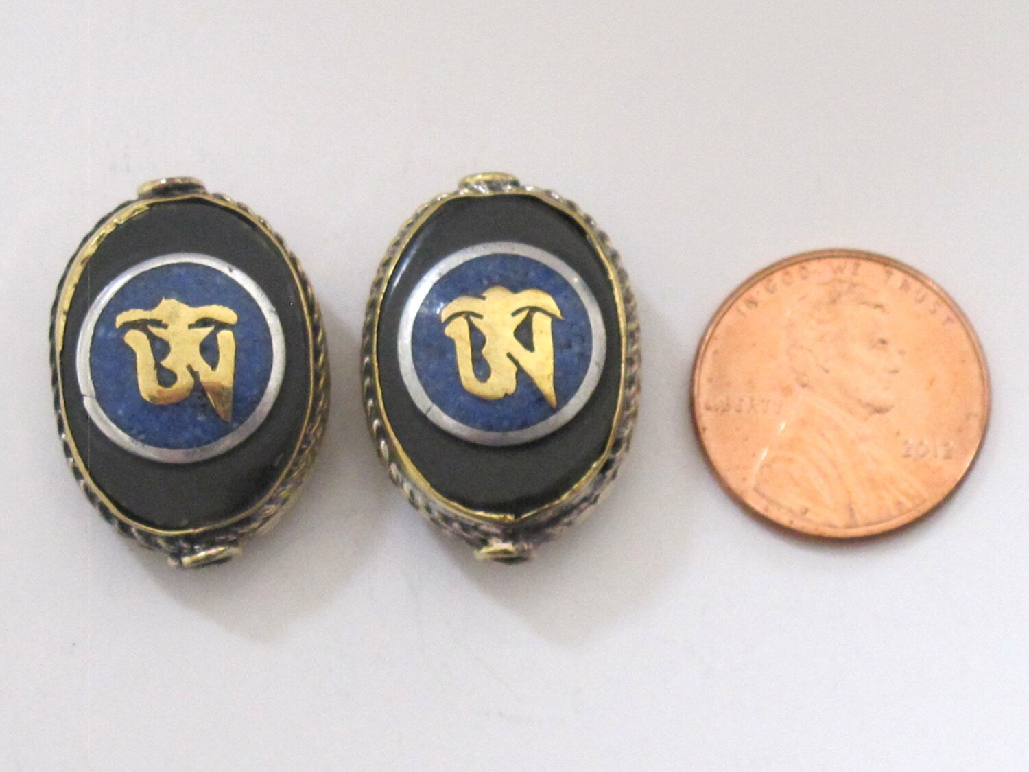 Tibetan Om inscribed reversible brass bead with lapis inlay - 1 bead - BD498B