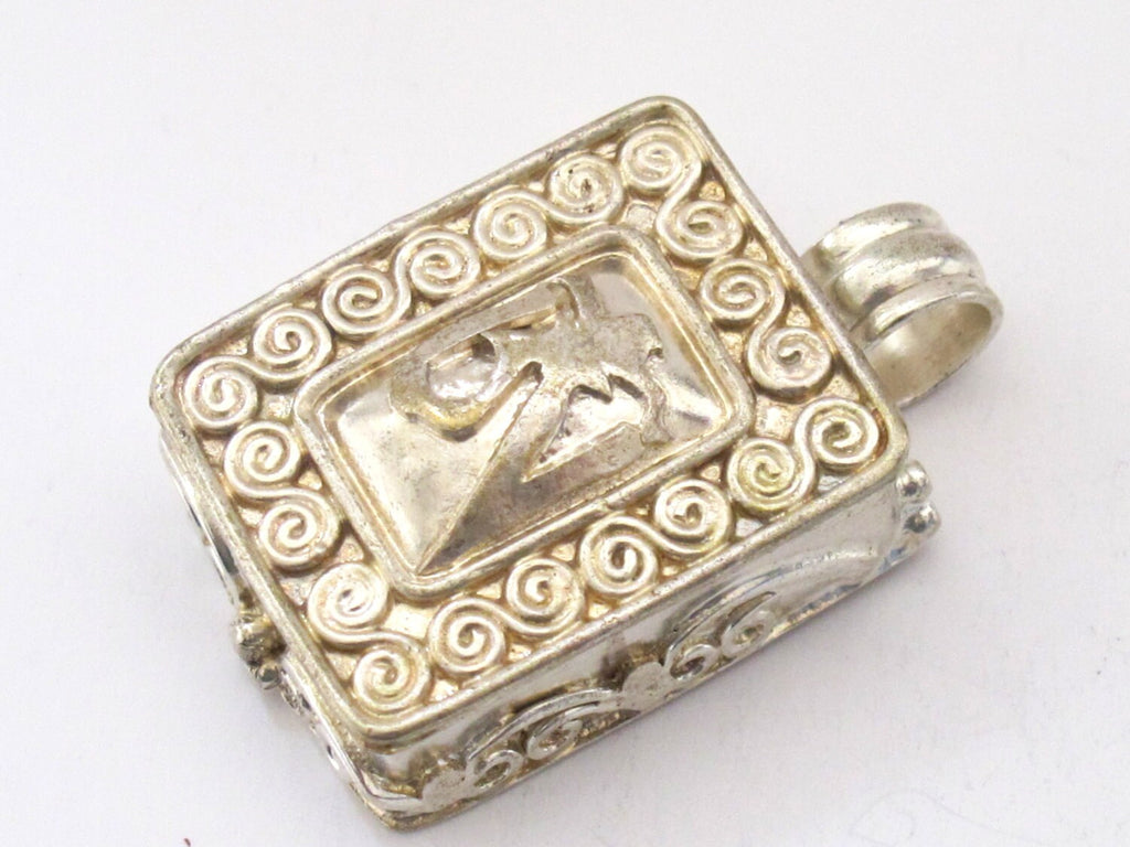 Tibetan silver Ghau prayer box Om mantra with double spiral design pendant - PM191C