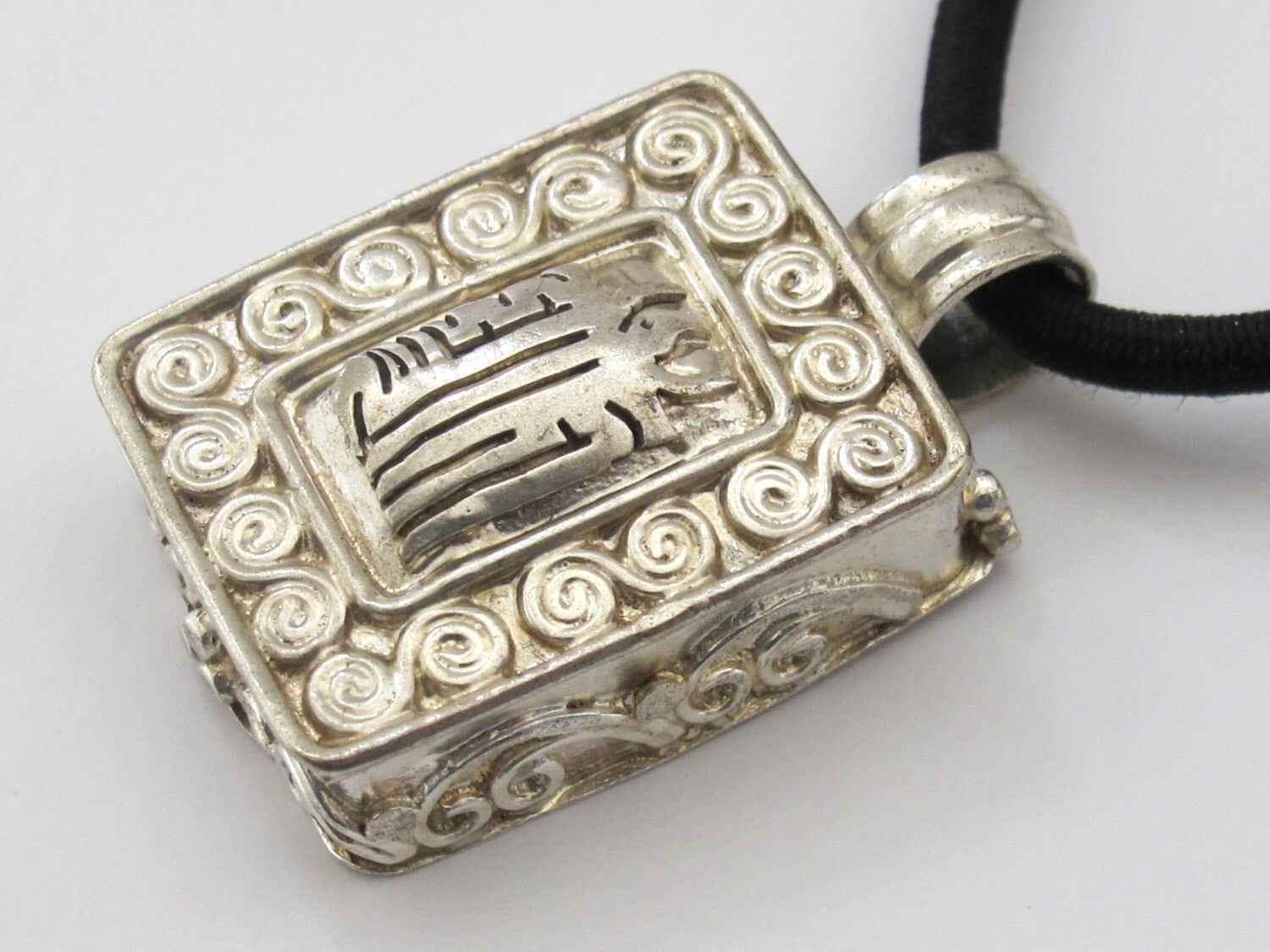 Tibetan silver color finish Ghau prayer box Kalachakra mantra with double spiral design pendant - PM191D
