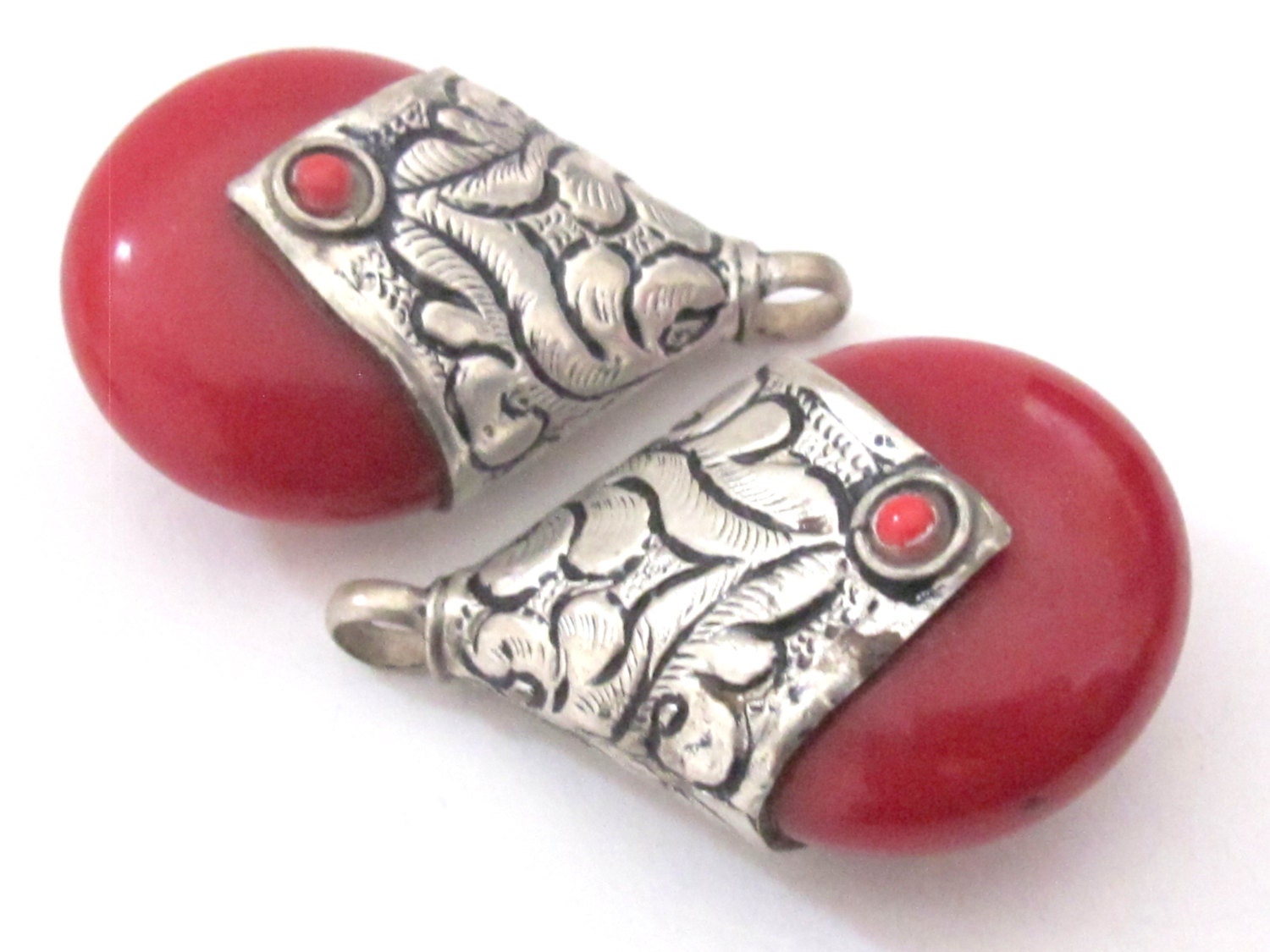 Large Tibetan antiqued silver finish red resin reversible pendant with floral design on bail - 1 Pendant - PM196