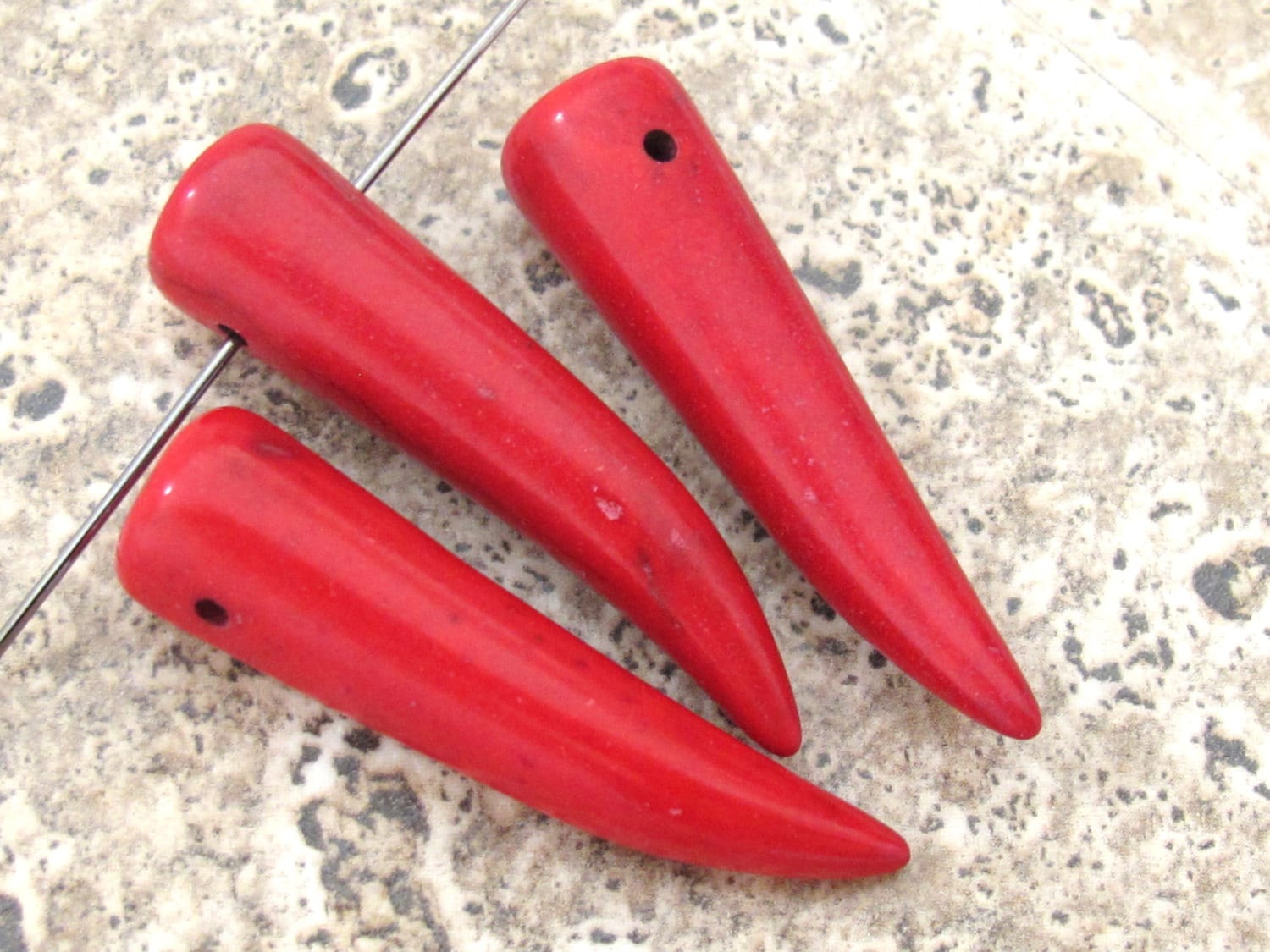 Red color long tooth shape pendant sticks - 2 beads - GM266