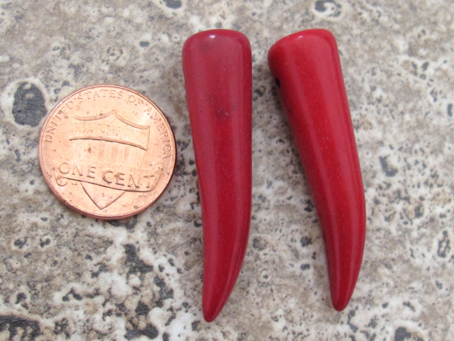Red color long tooth shape pendant sticks - 2 beads - GM266