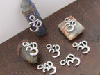 20 Charms - Silver tone yoga meditation om metal charms beads - BD459