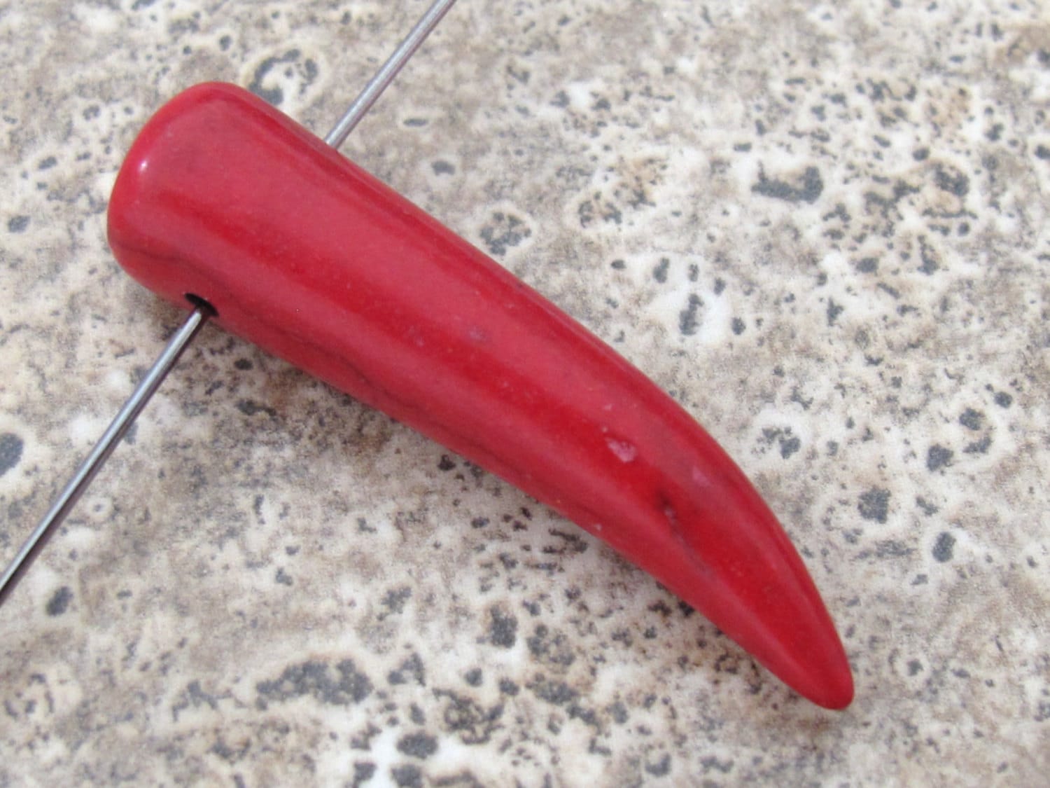 Red color long tooth shape pendant sticks - 2 beads - GM266